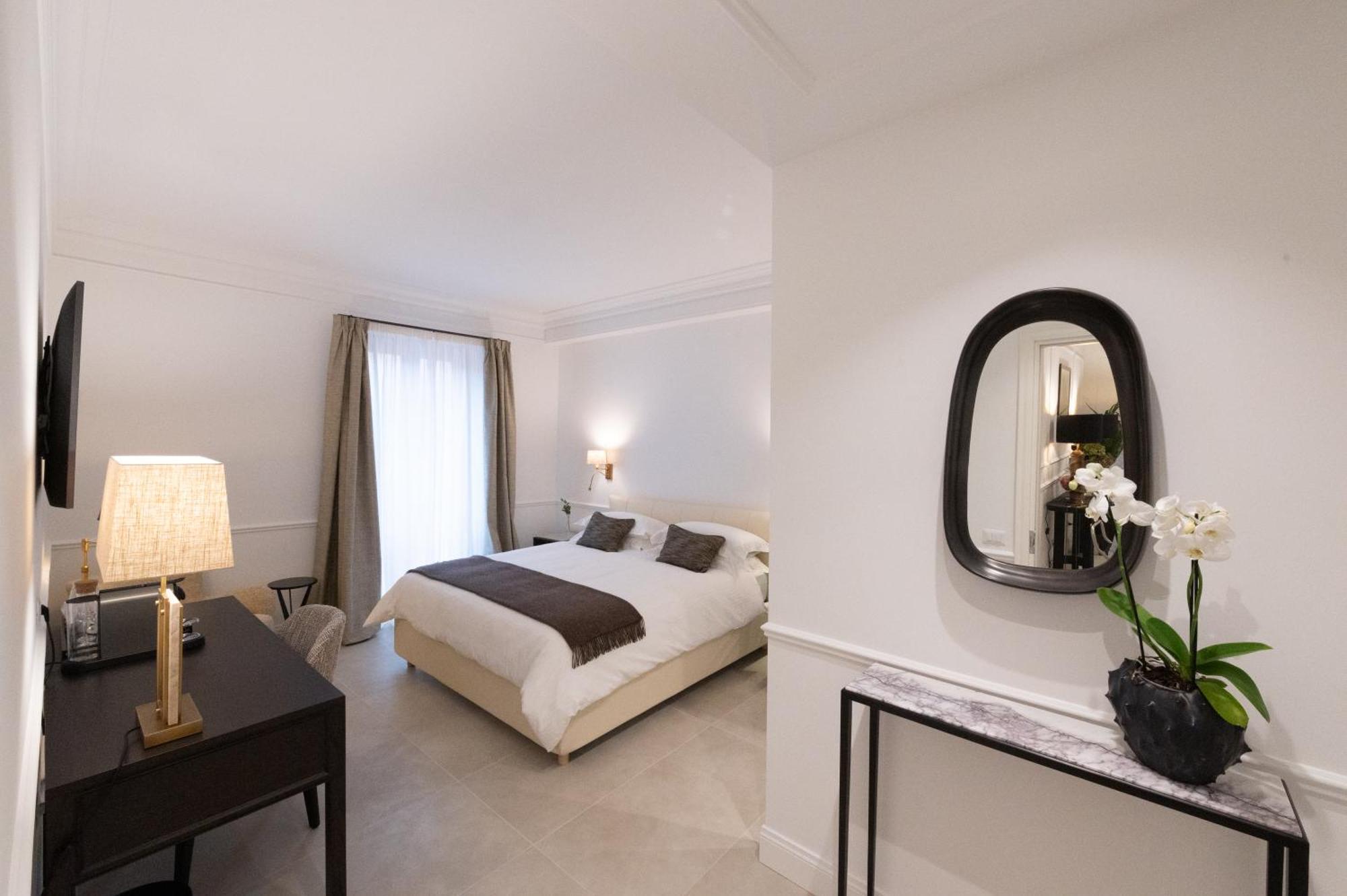 Deluxe Double Room Bath