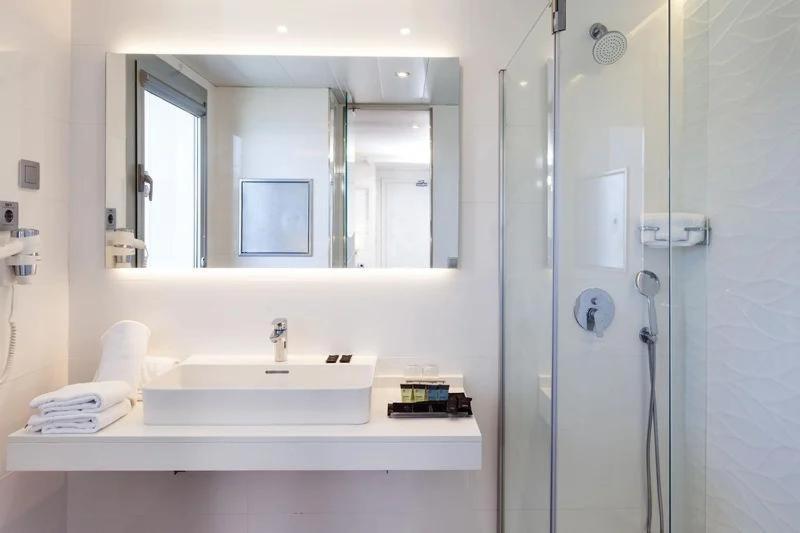Quarto Duplo Conforto (1 Adulto)