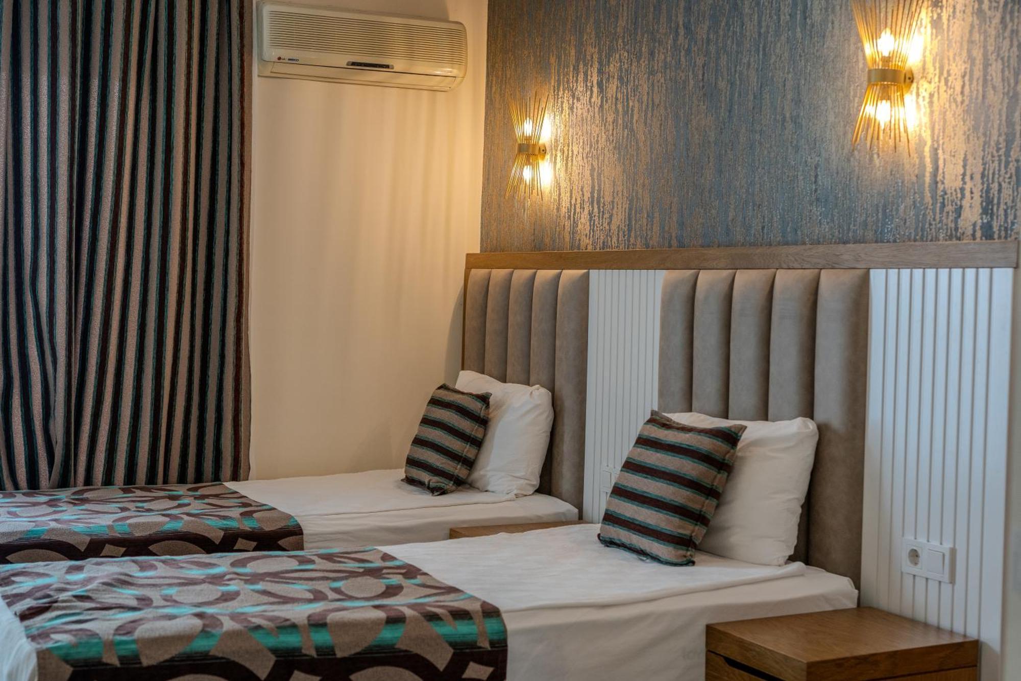 Double or Twin Room Sea View