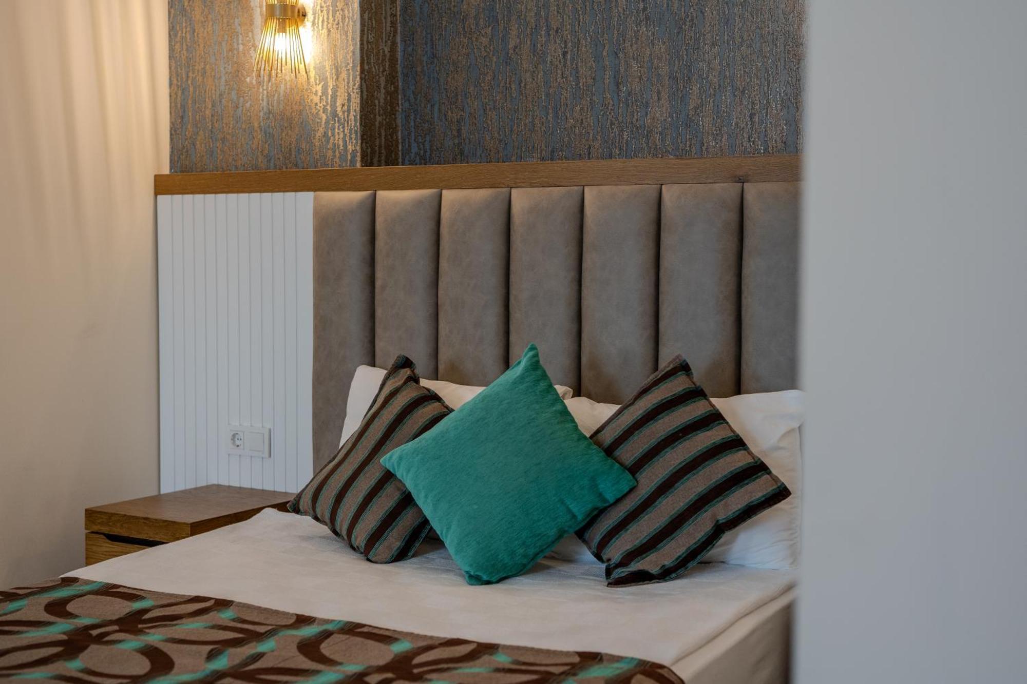 Double or Twin Room Sea View