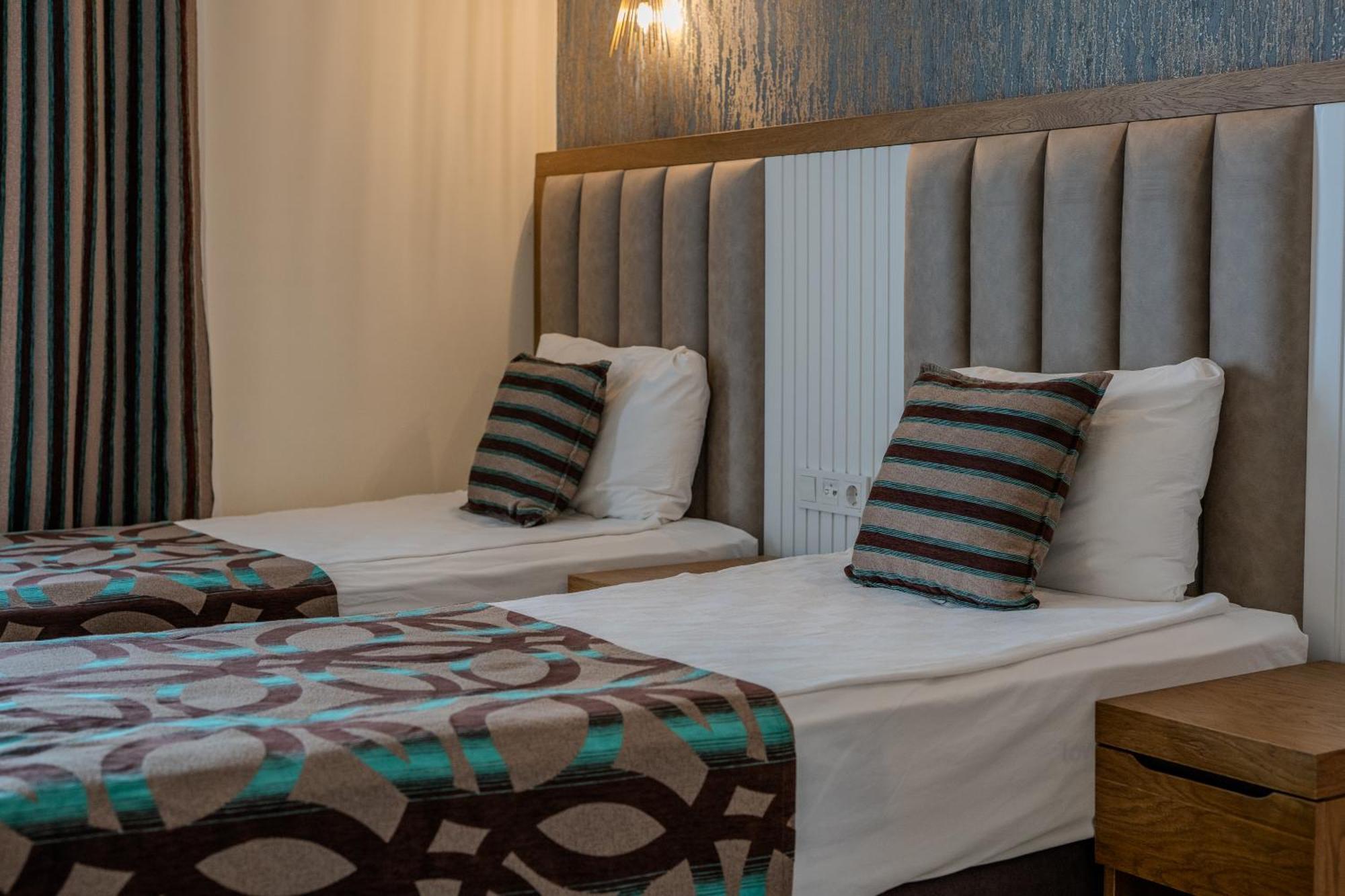 Double or Twin Room Sea View