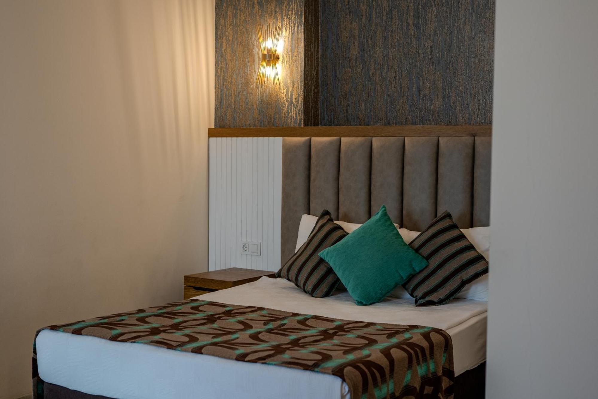 Double or Twin Room Sea View