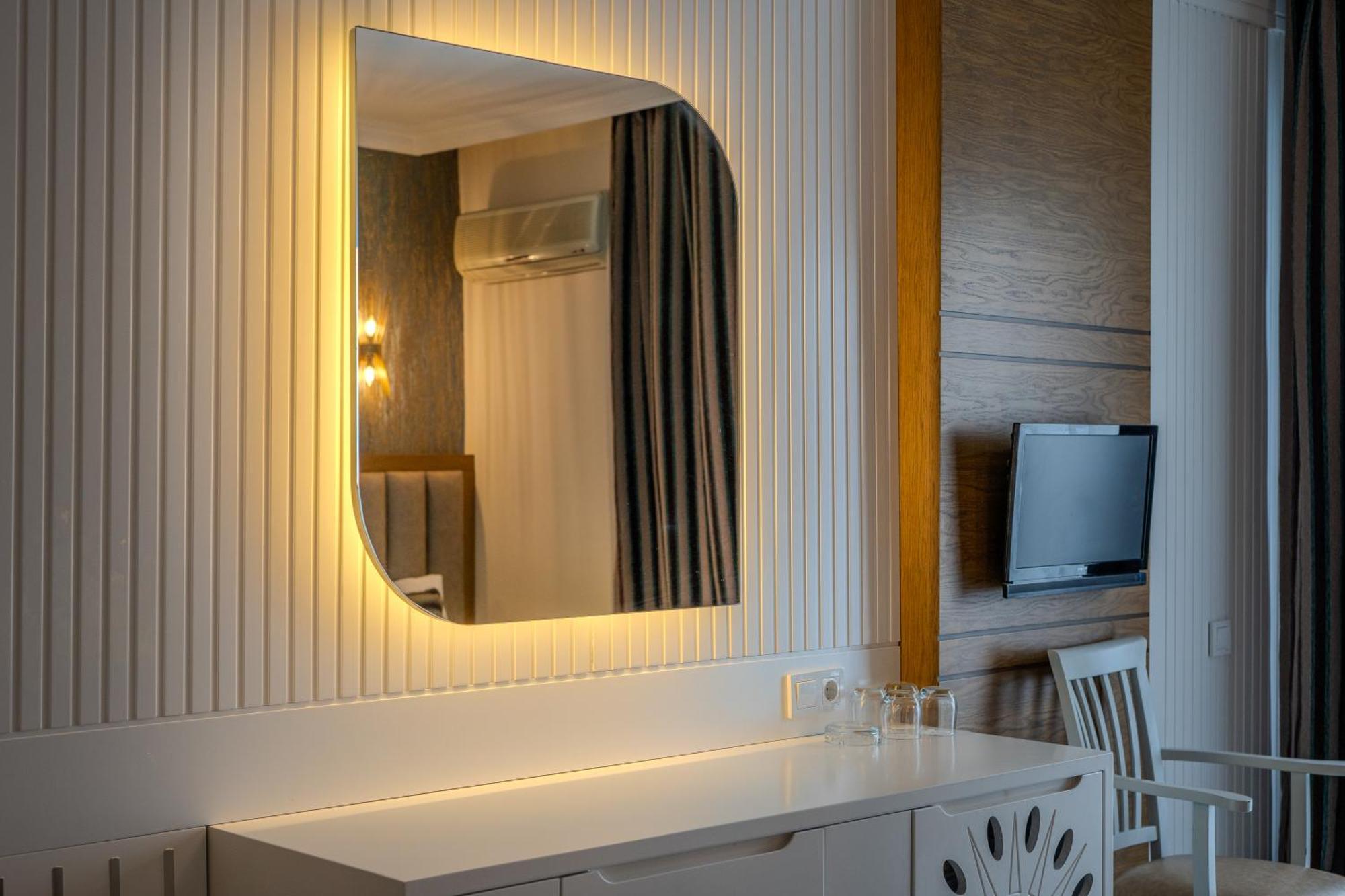 Double or Twin Room Sea View