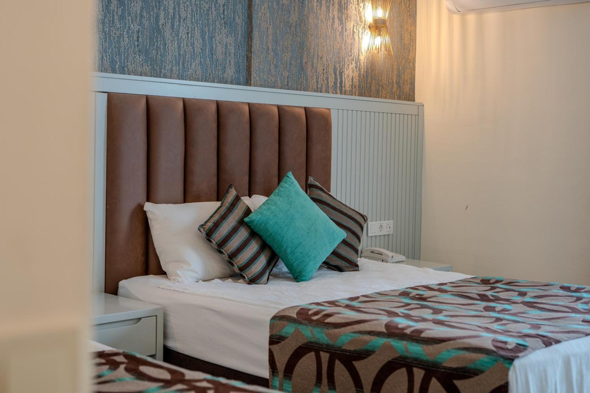 Double or Twin Room Sea View