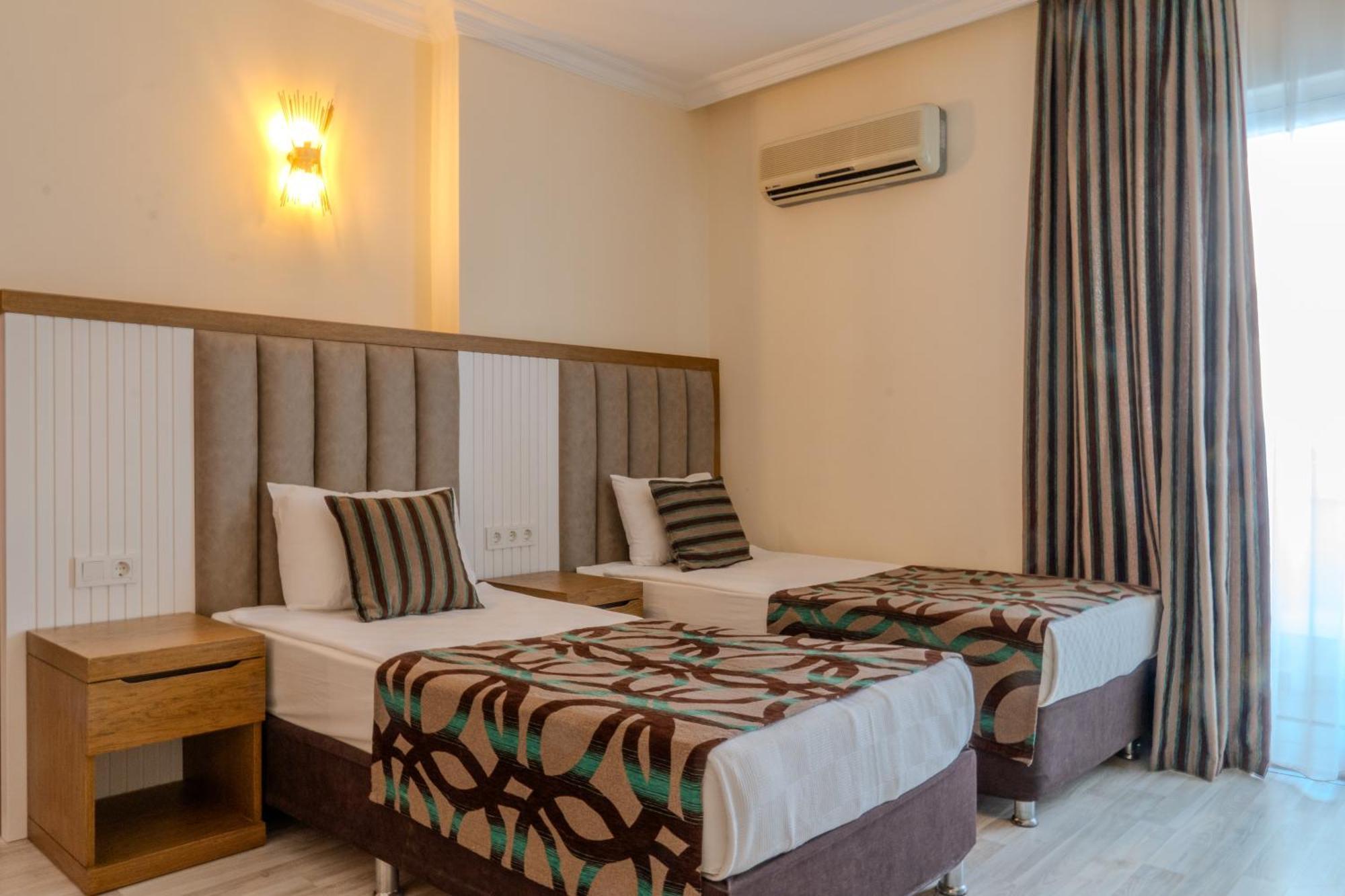 Double or Twin Room Sea View