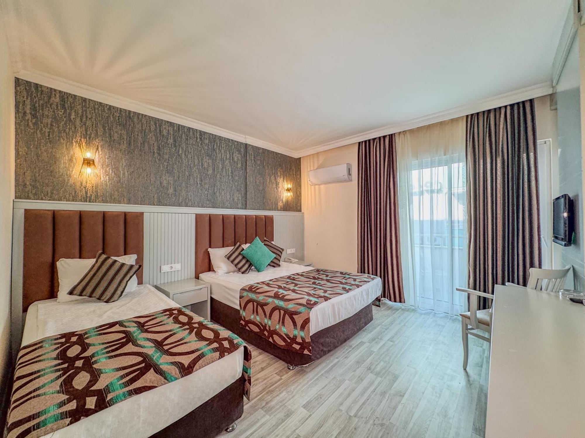 Double or Twin Room Sea View