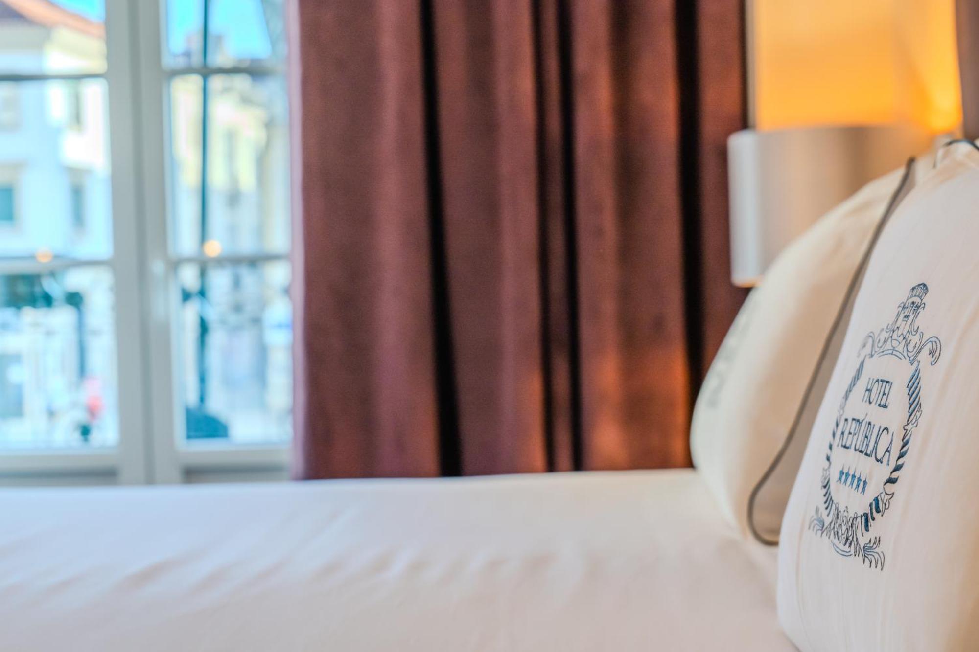 Deluxe Double Room Square View