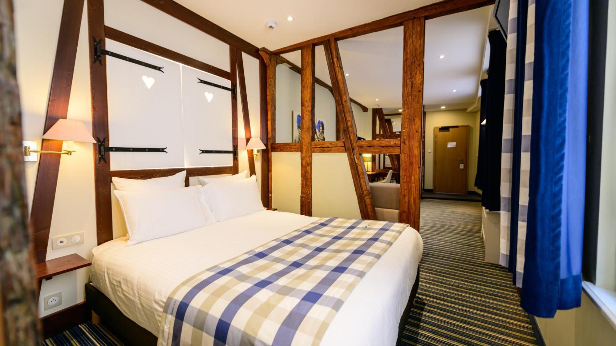 Suite Balneo Bath or Shower