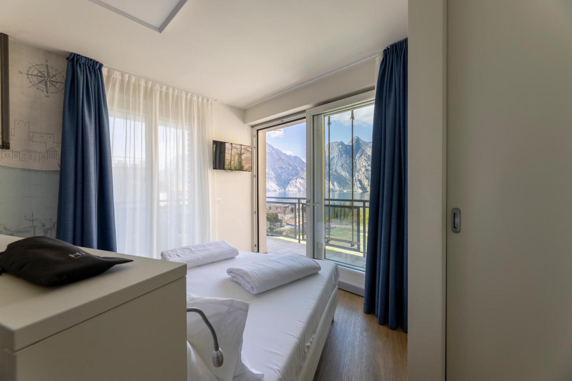 Superior Double Room with Balcony and Lake View,1661111171:JPEG