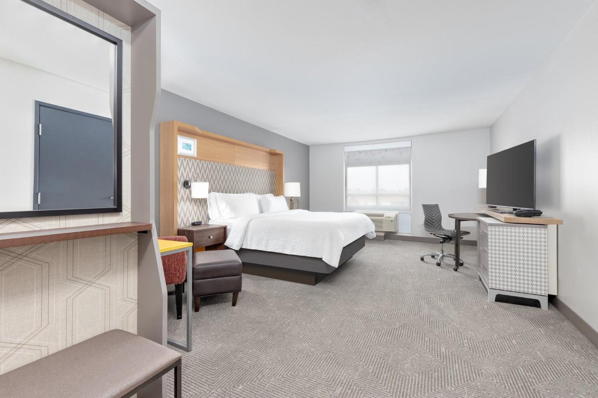 Standard King Room