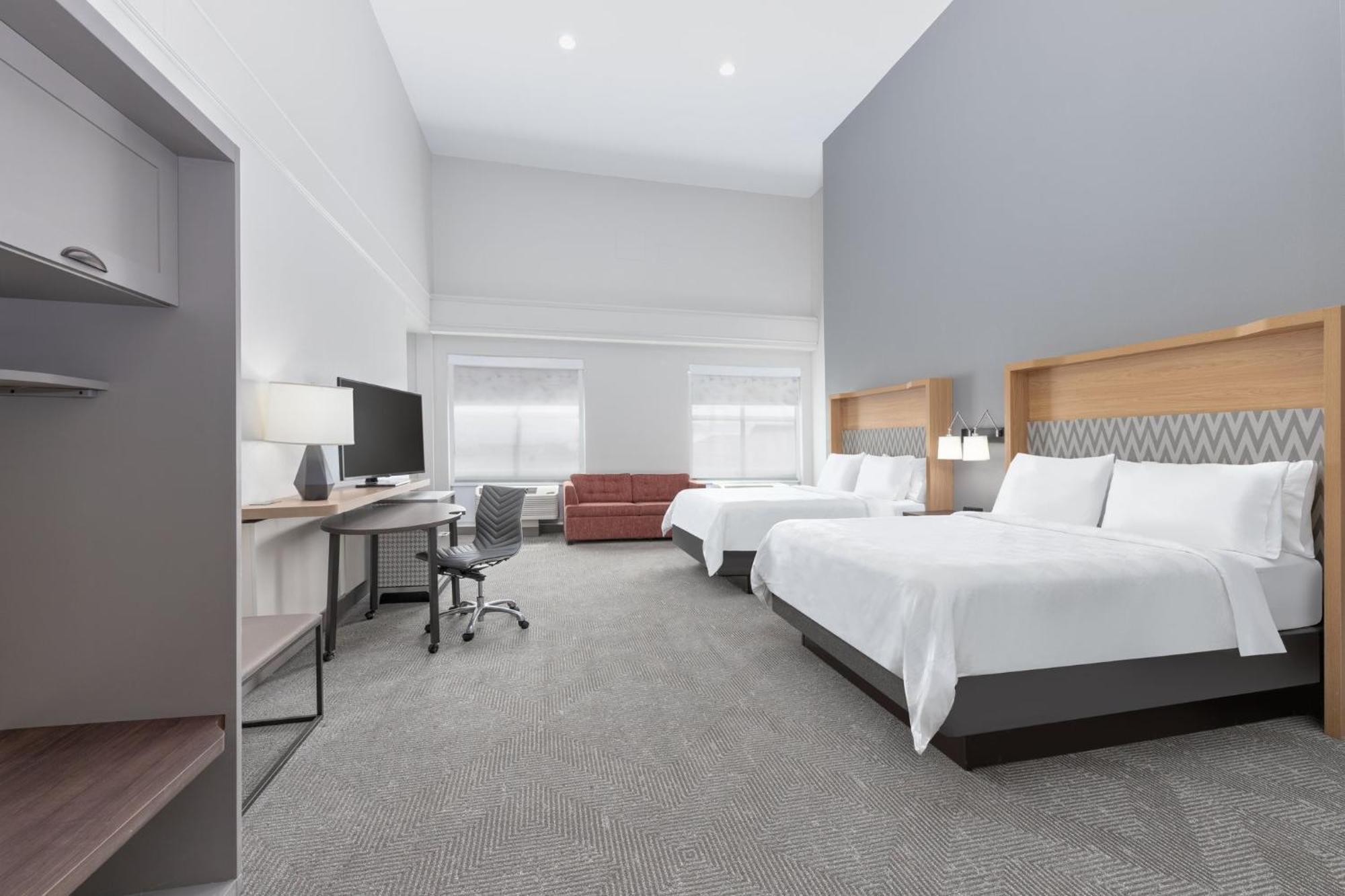 Standard Queen Room Two Queen Beds