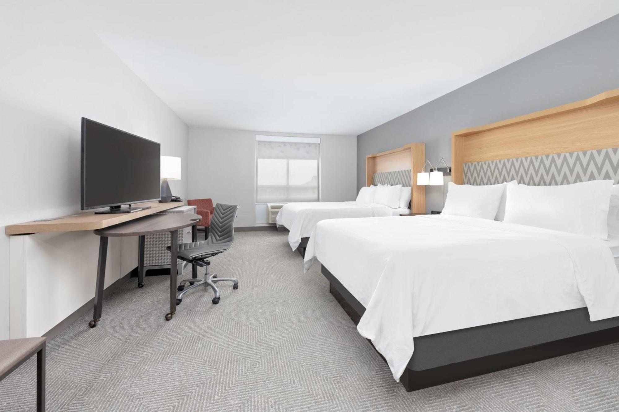Standard Queen Room Two Queen Beds