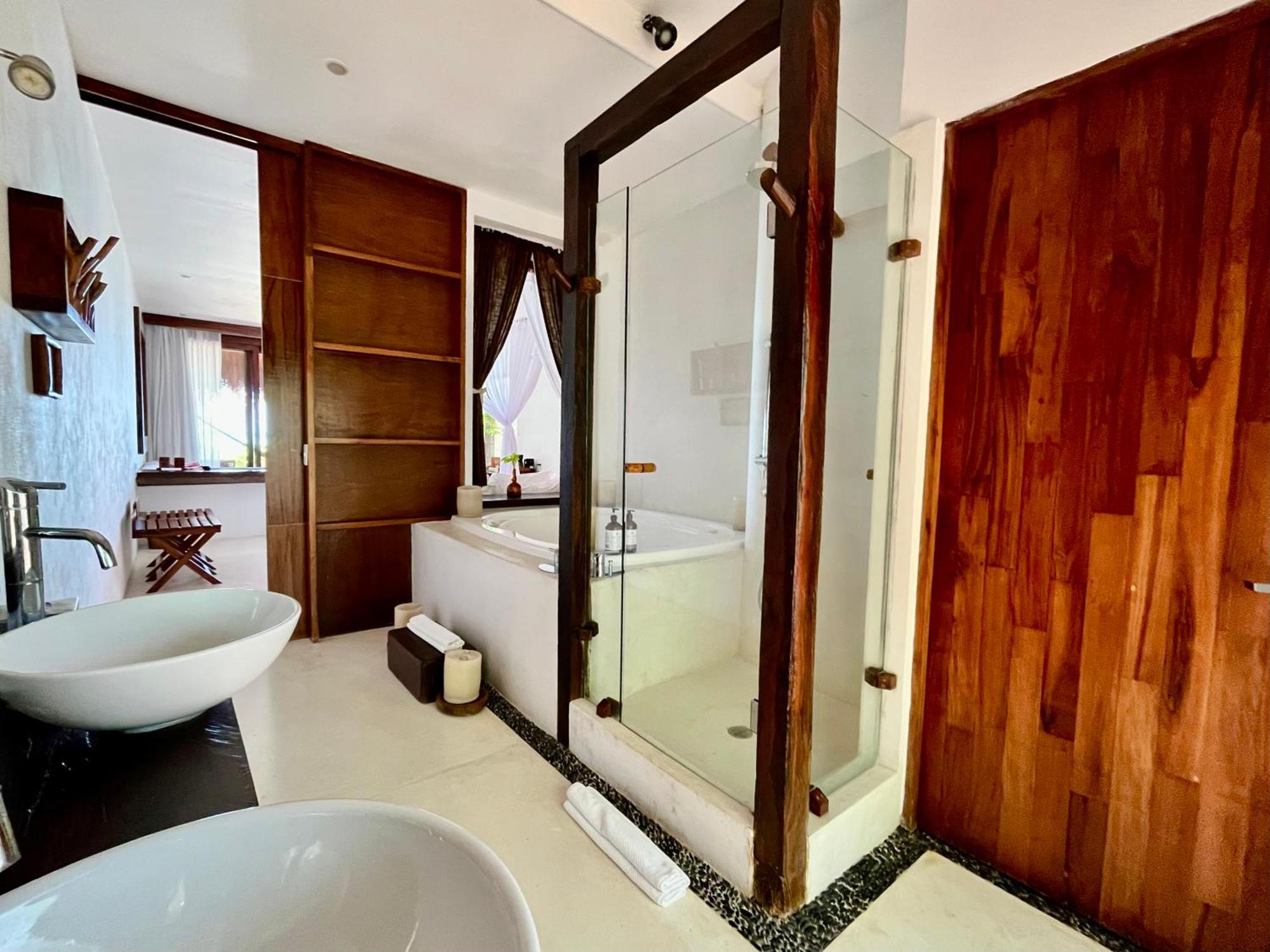 Beachfront Junior Suite