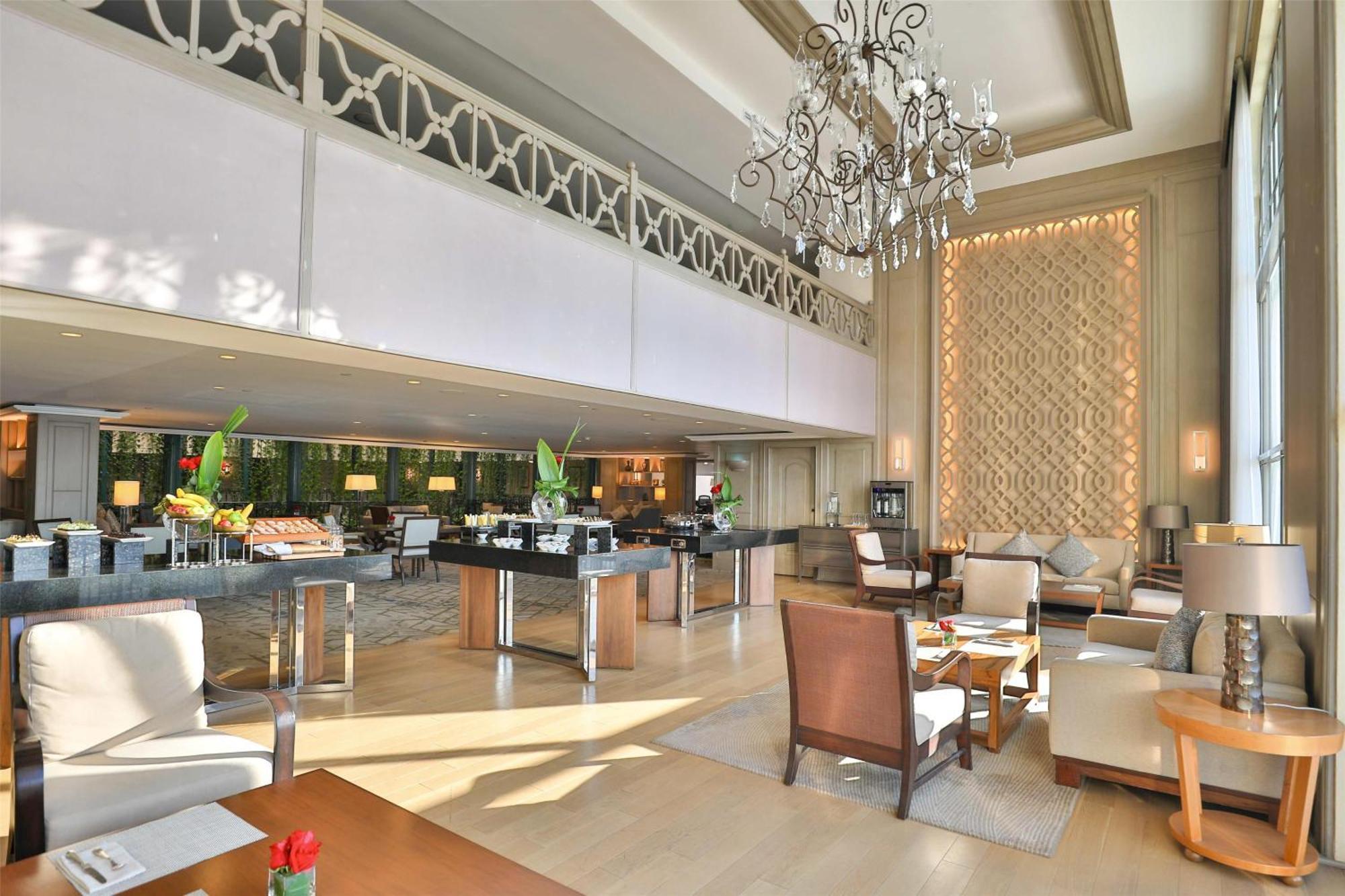 Club Seafront King Room