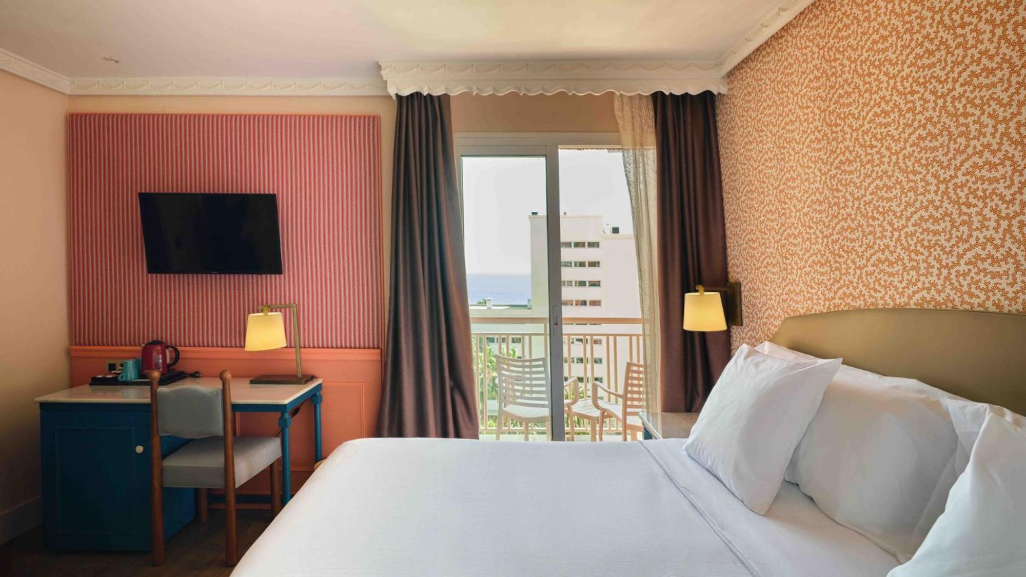 Double or Twin Room Side Sea View