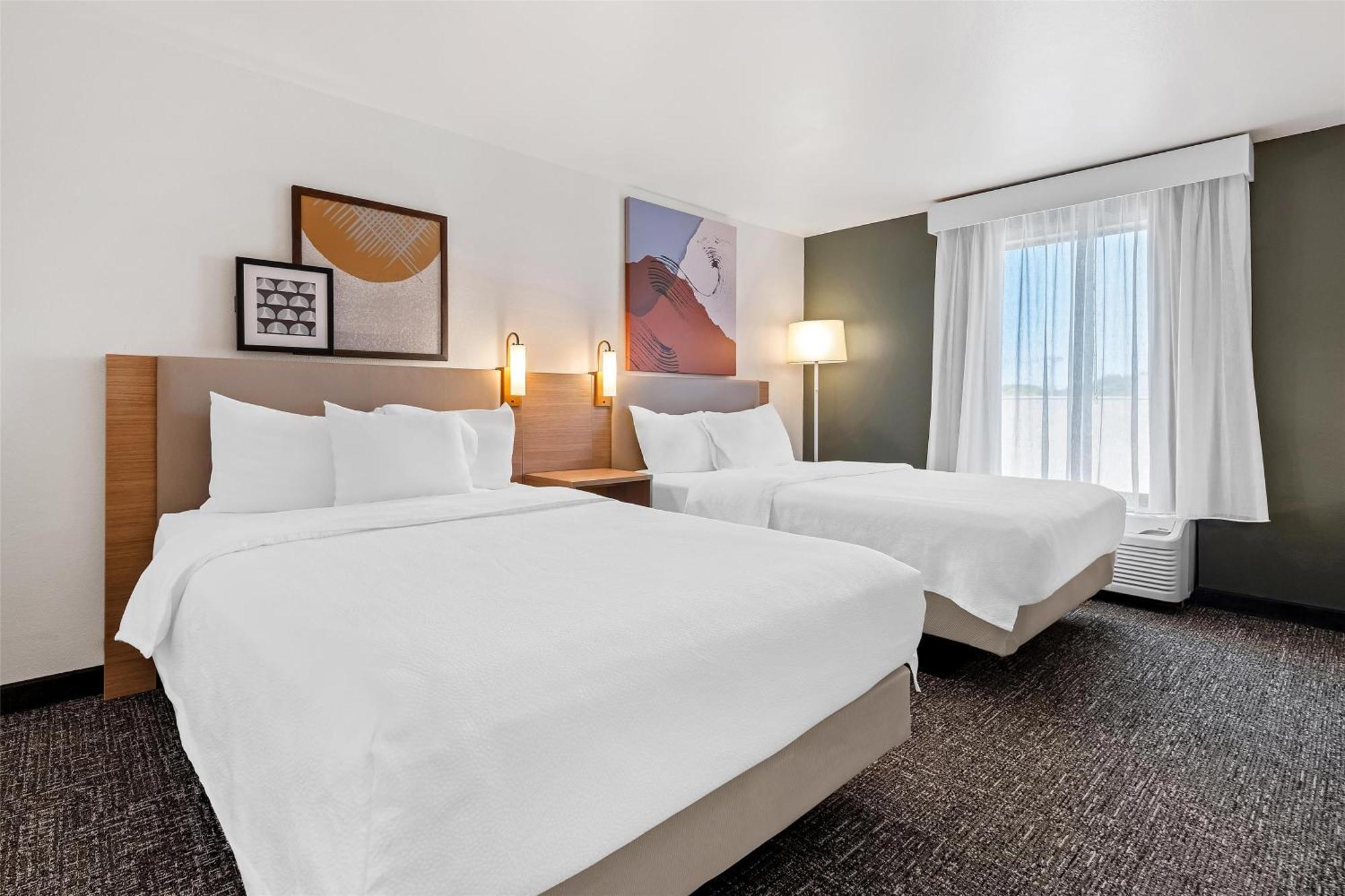 Queen Room Two Queen Beds