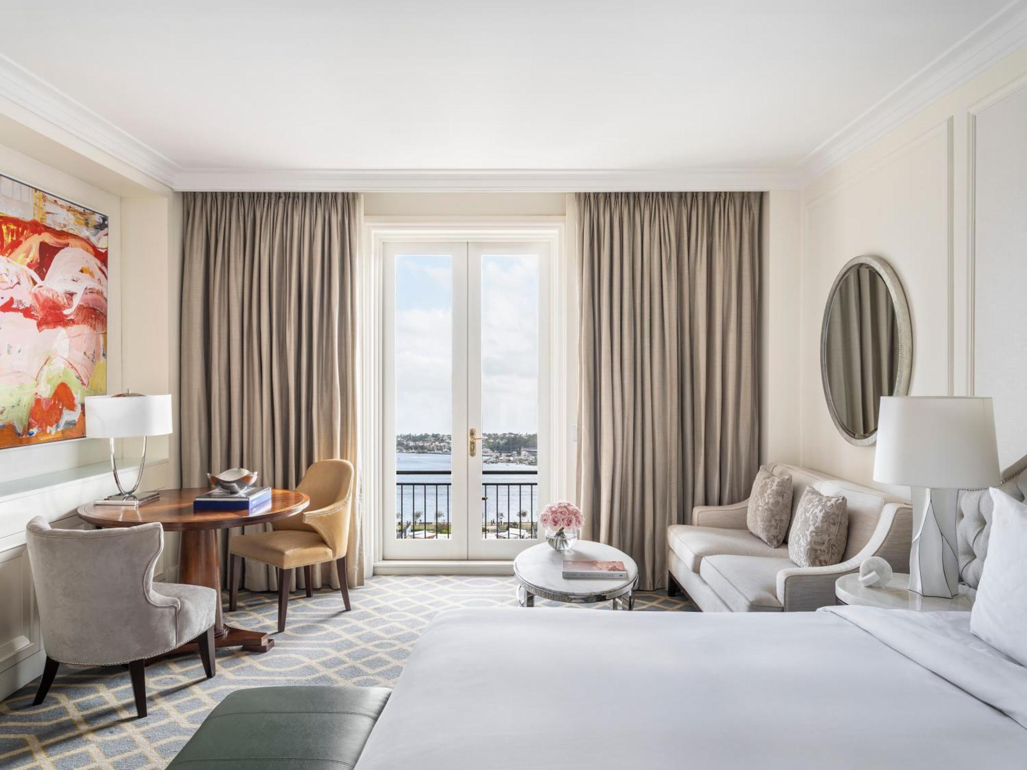Deluxe King Room Harbour View