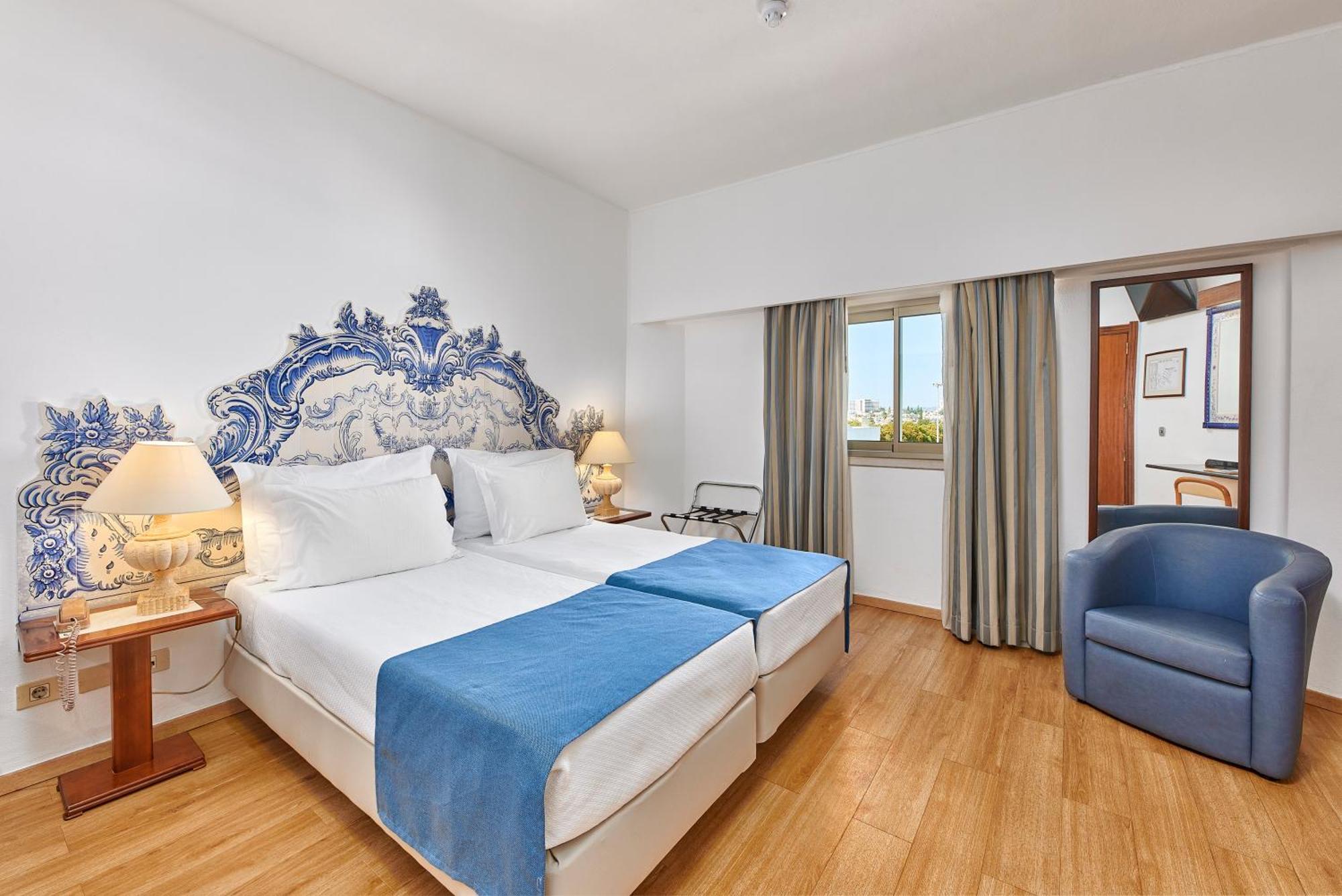 Twin Room Land View