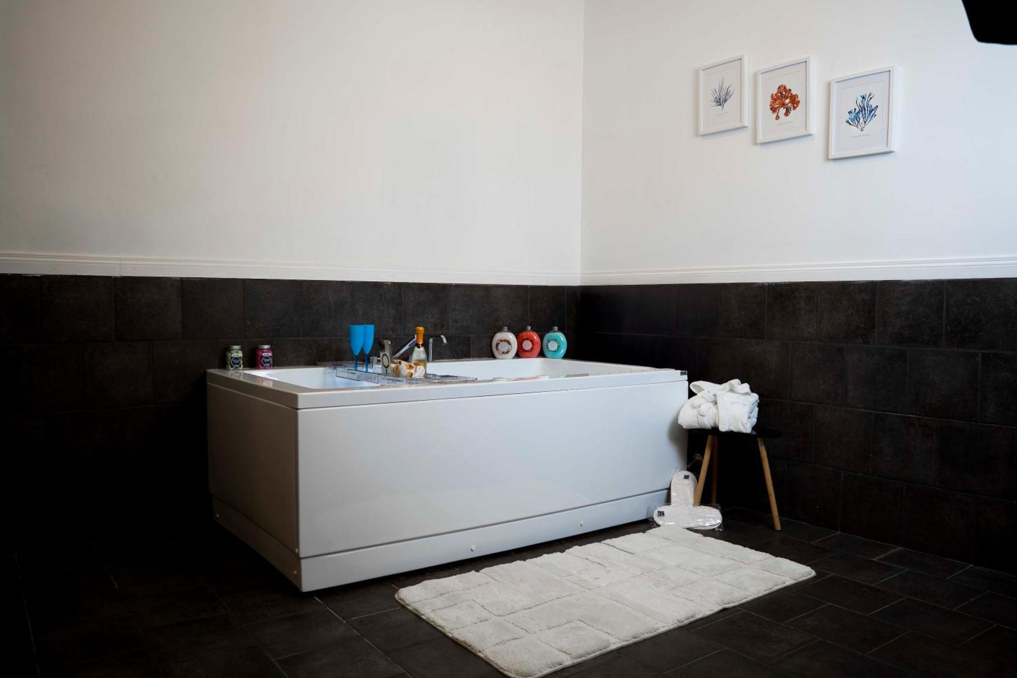 King Room Spa Bath