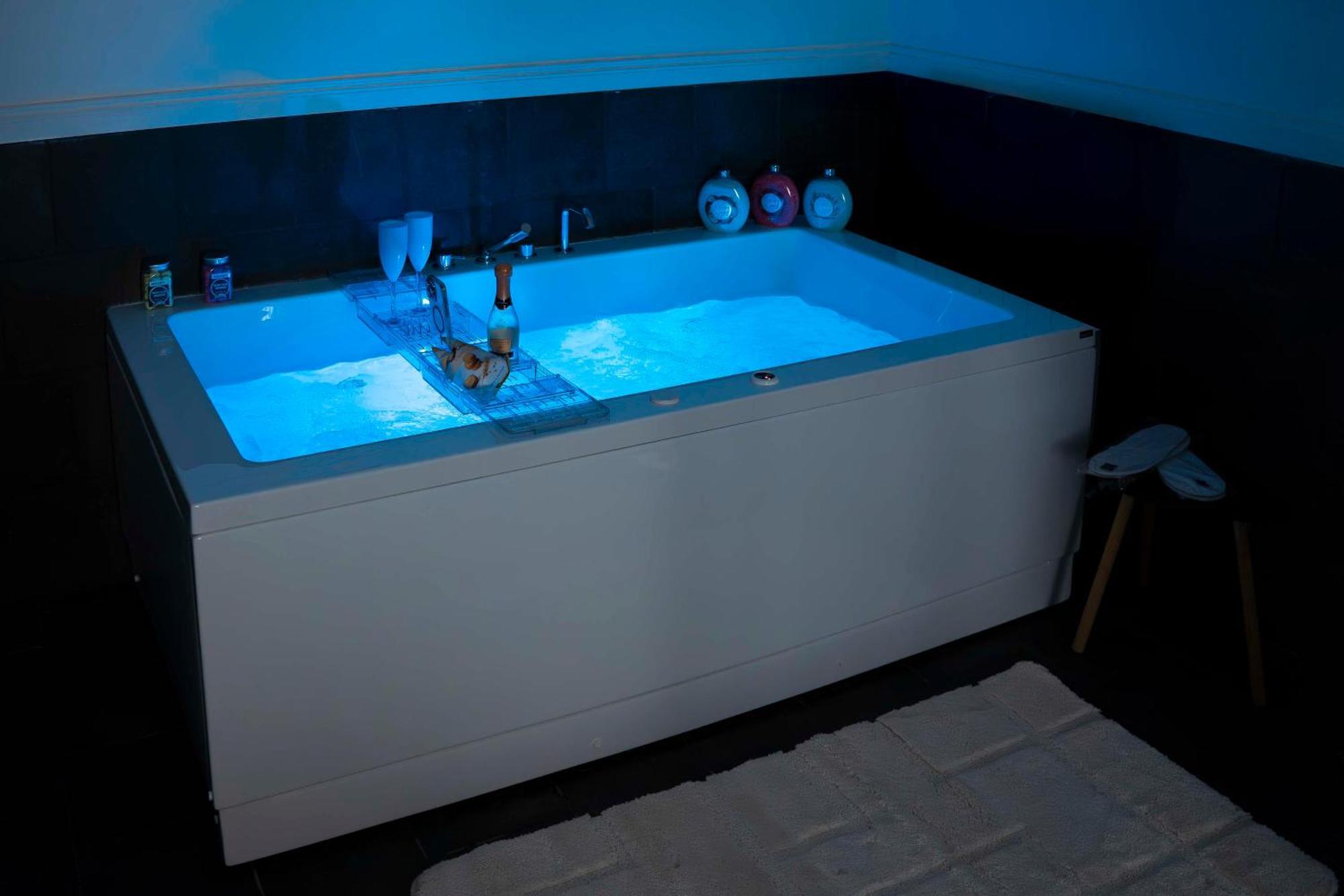 King Room Spa Bath