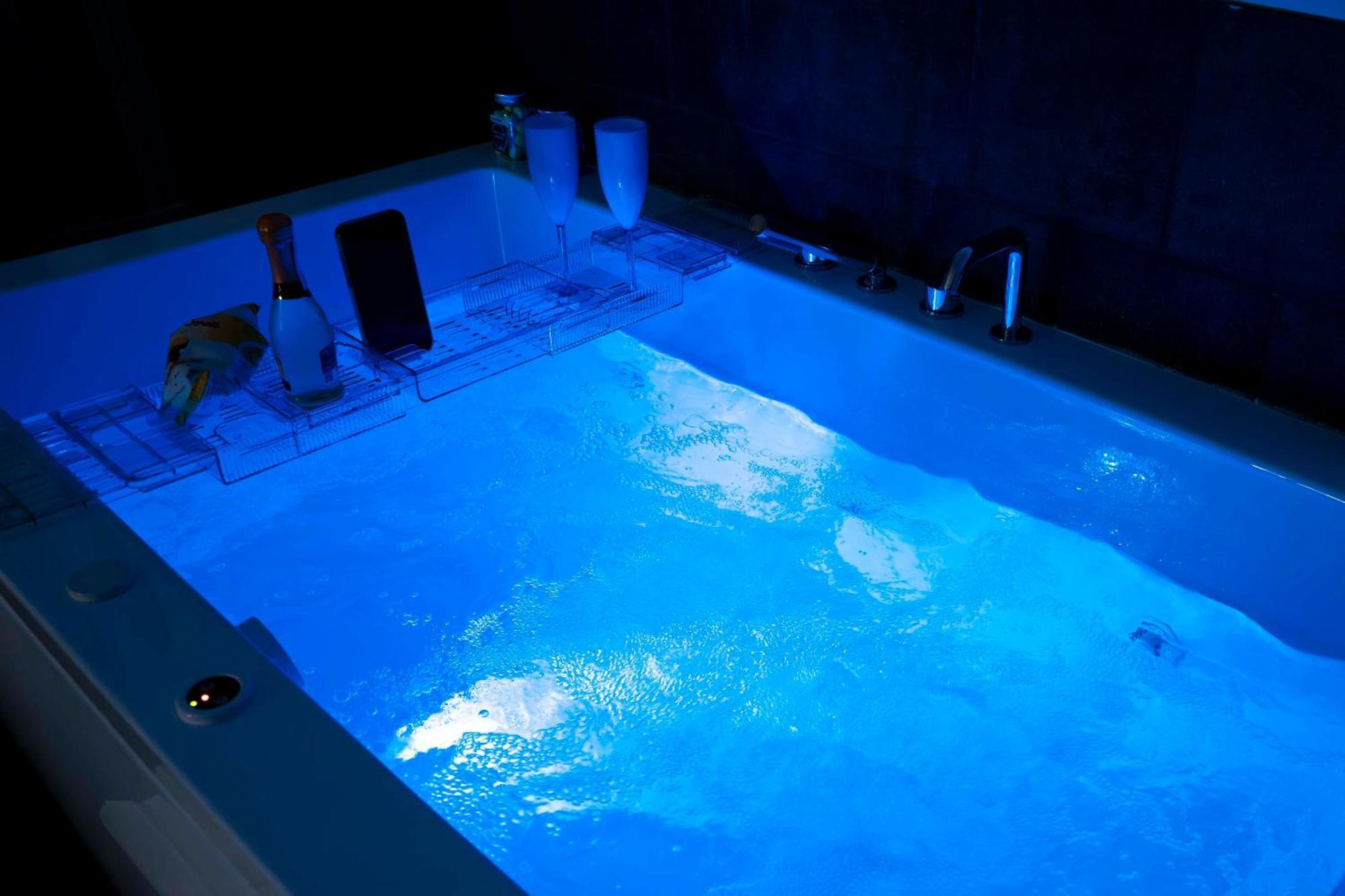 King Room Spa Bath