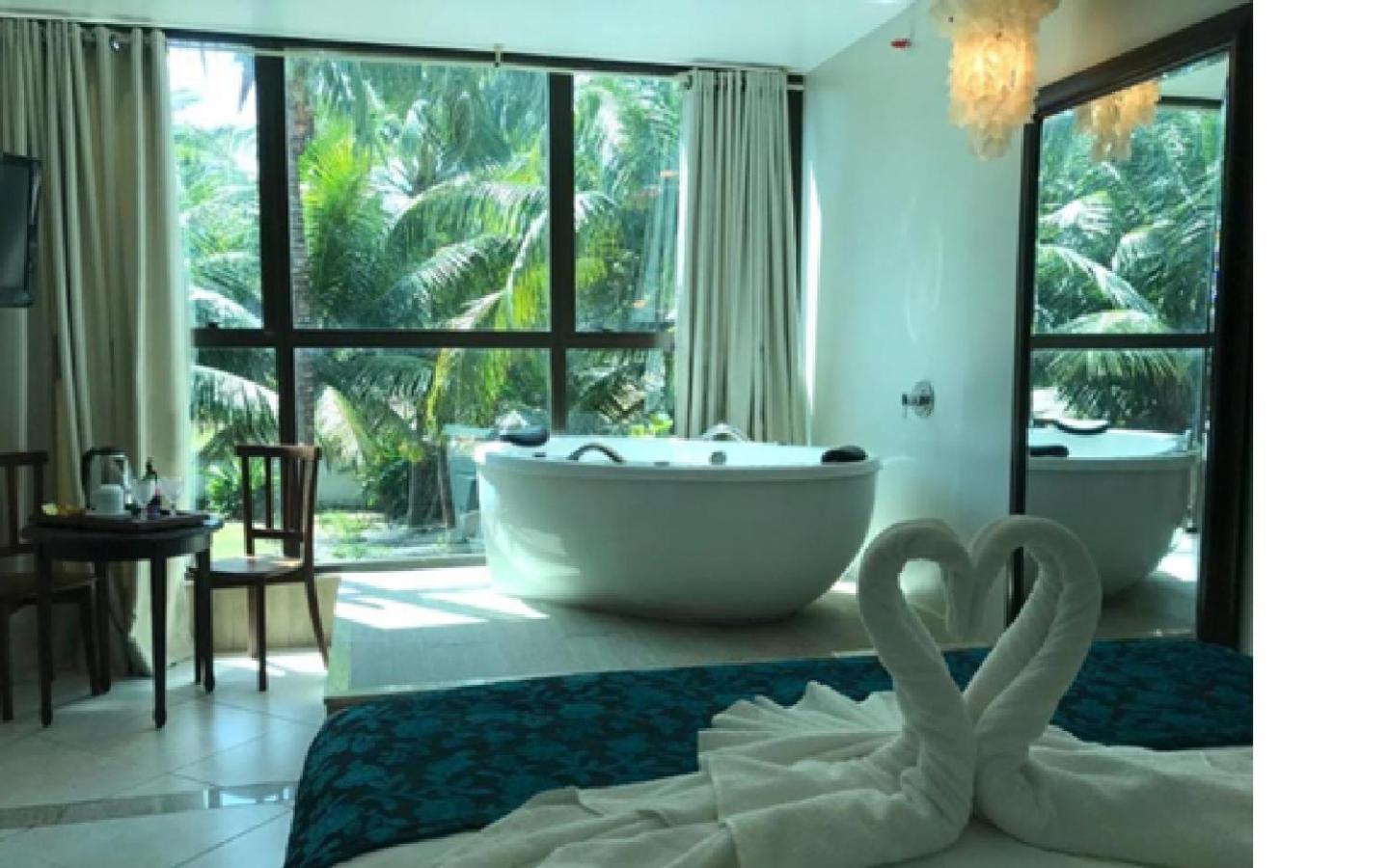 Quarto Duplo Deluxe com Banheira de Hidromassagem