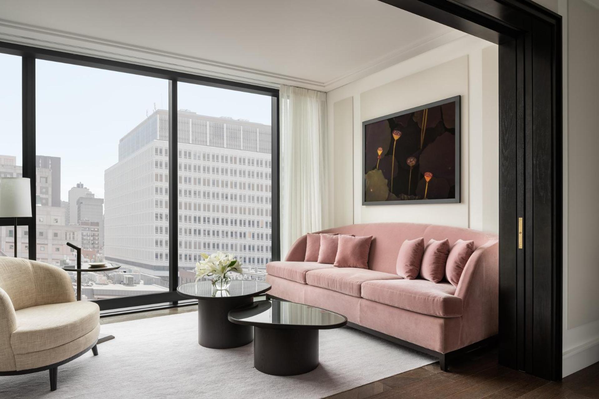 Deluxe King Suite