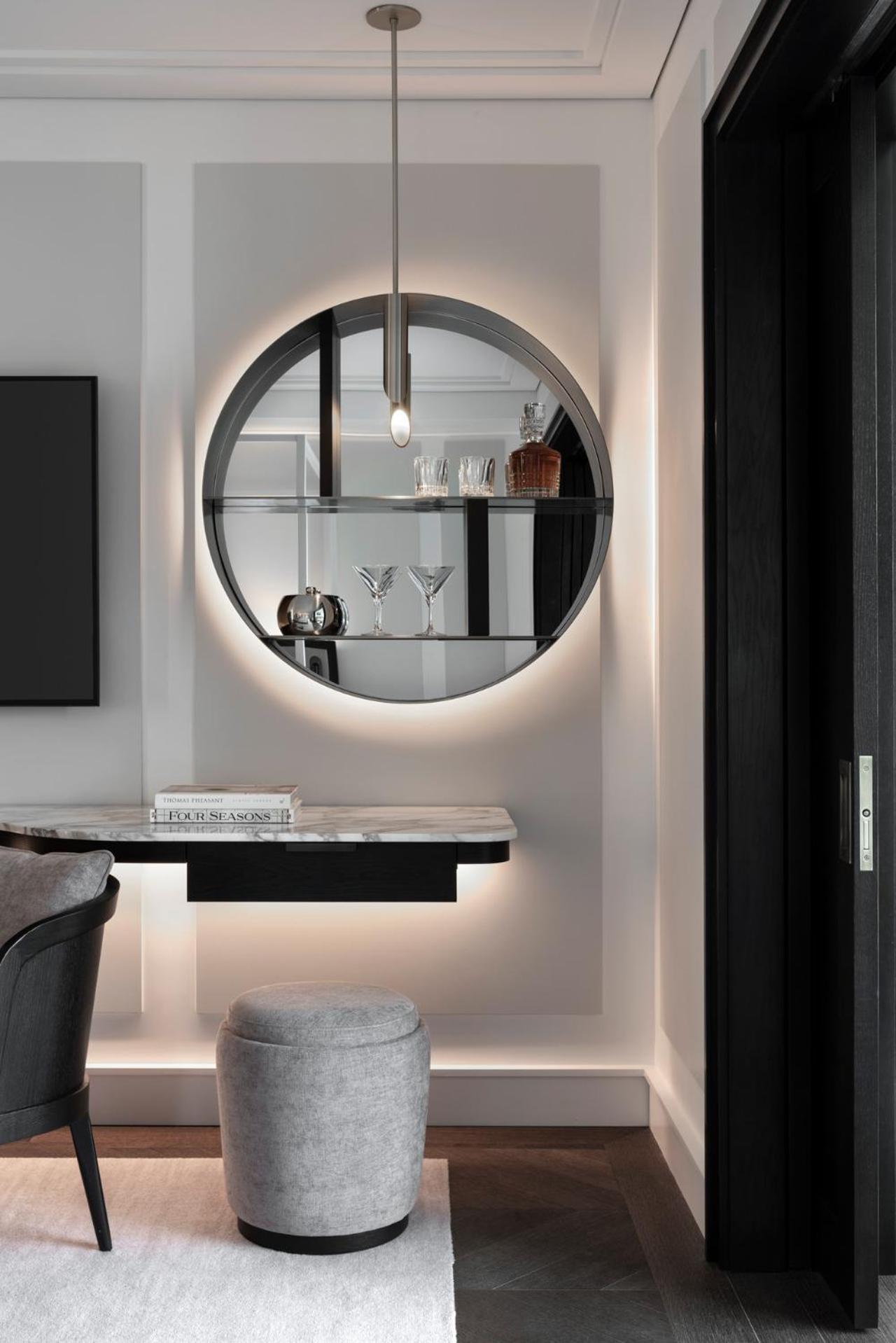 Deluxe King Suite