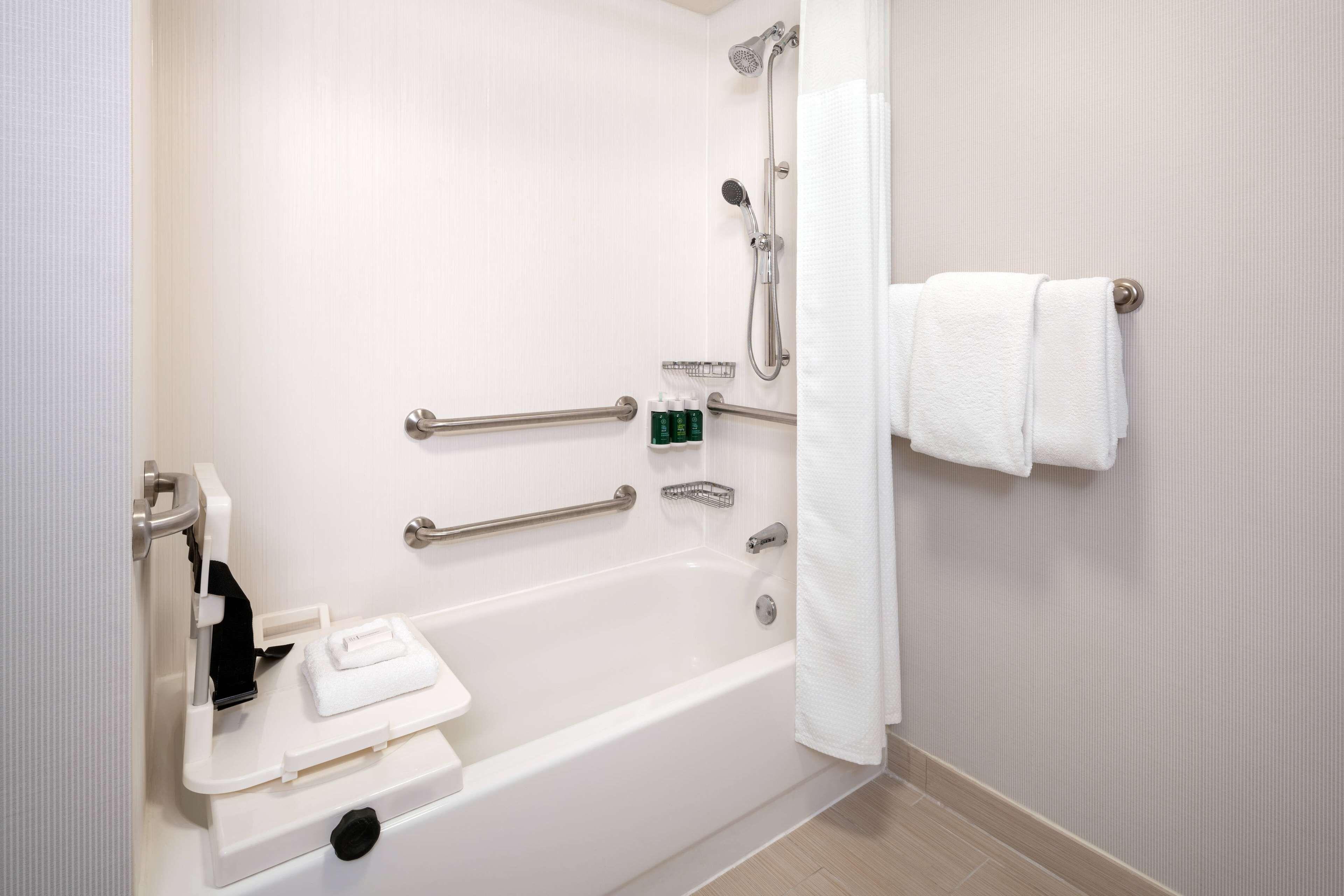 Mobility or Hearing Accessible Deluxe Two Doubles Tub