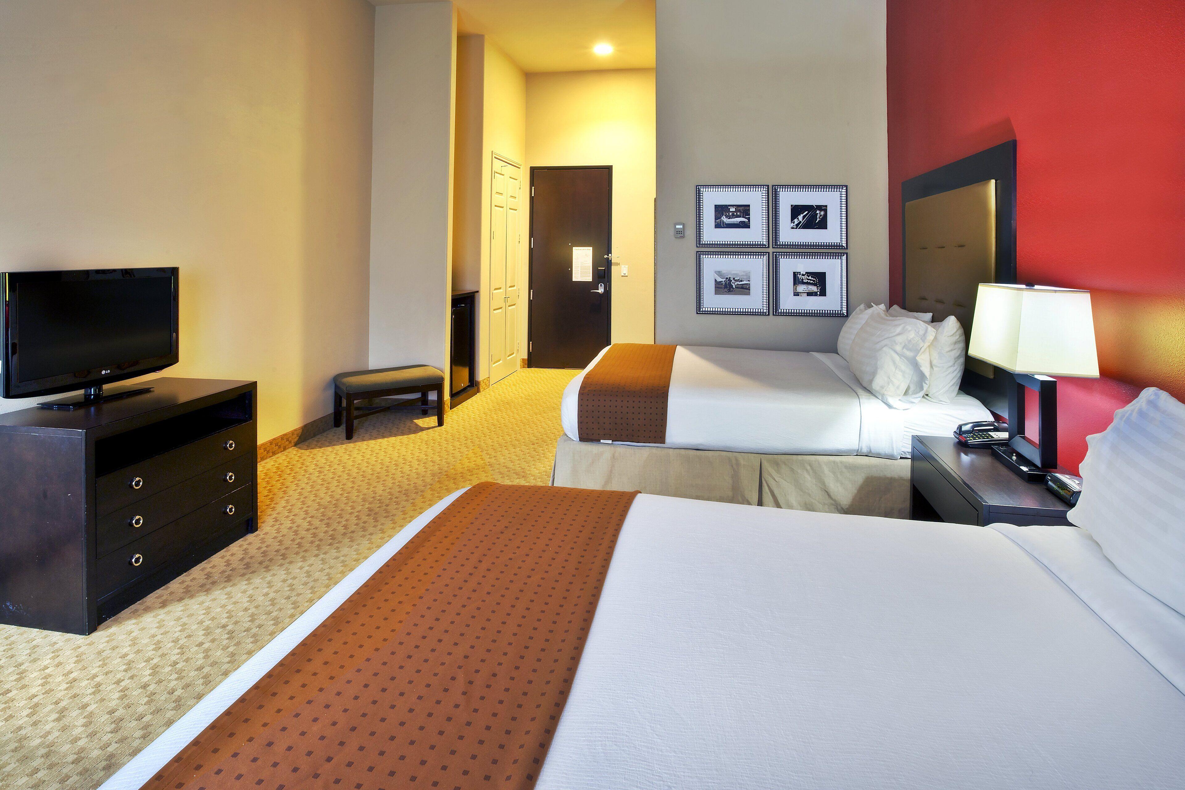 Standard Queen Room Two Queen Beds