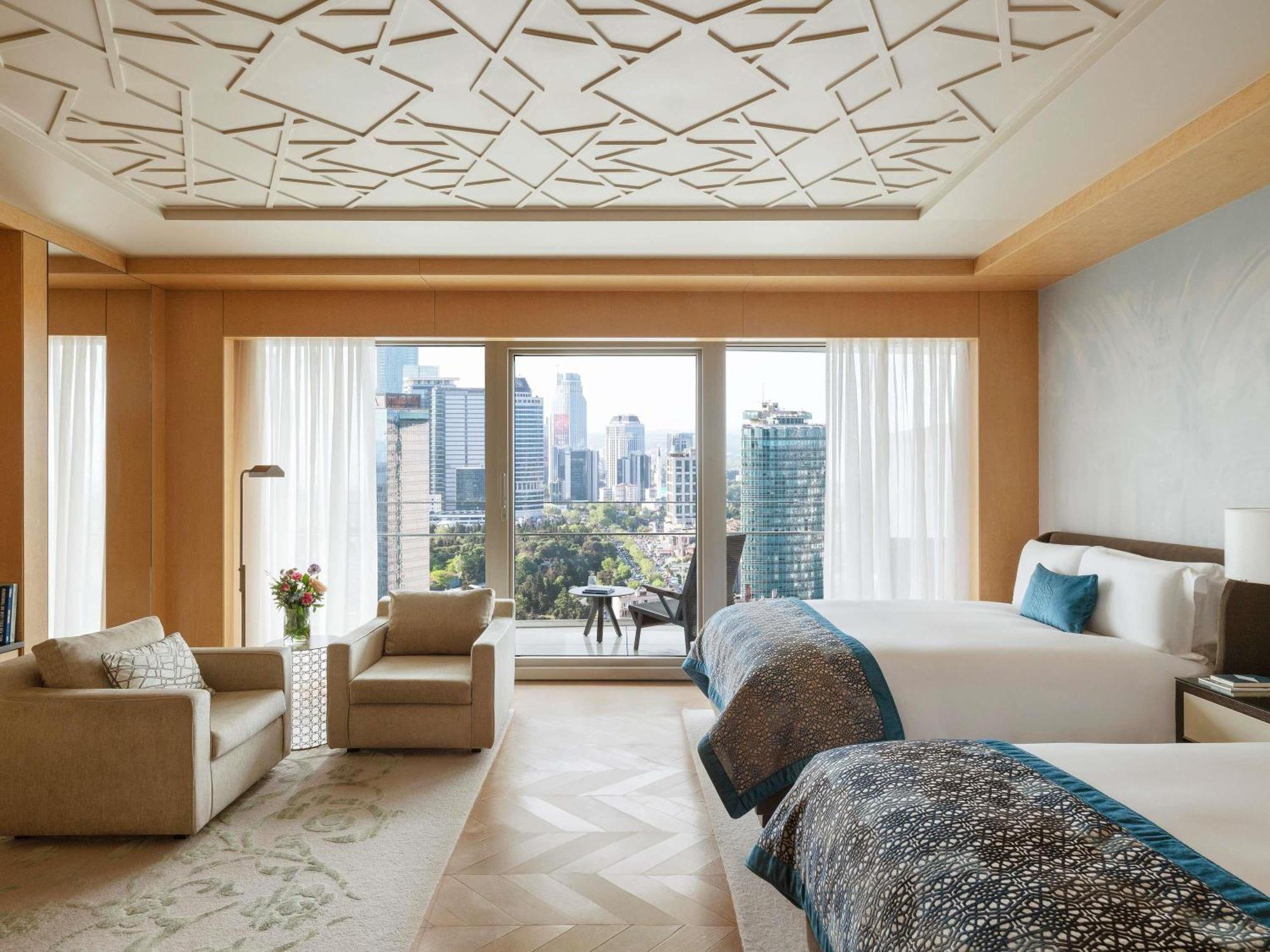 Deluxe City Room