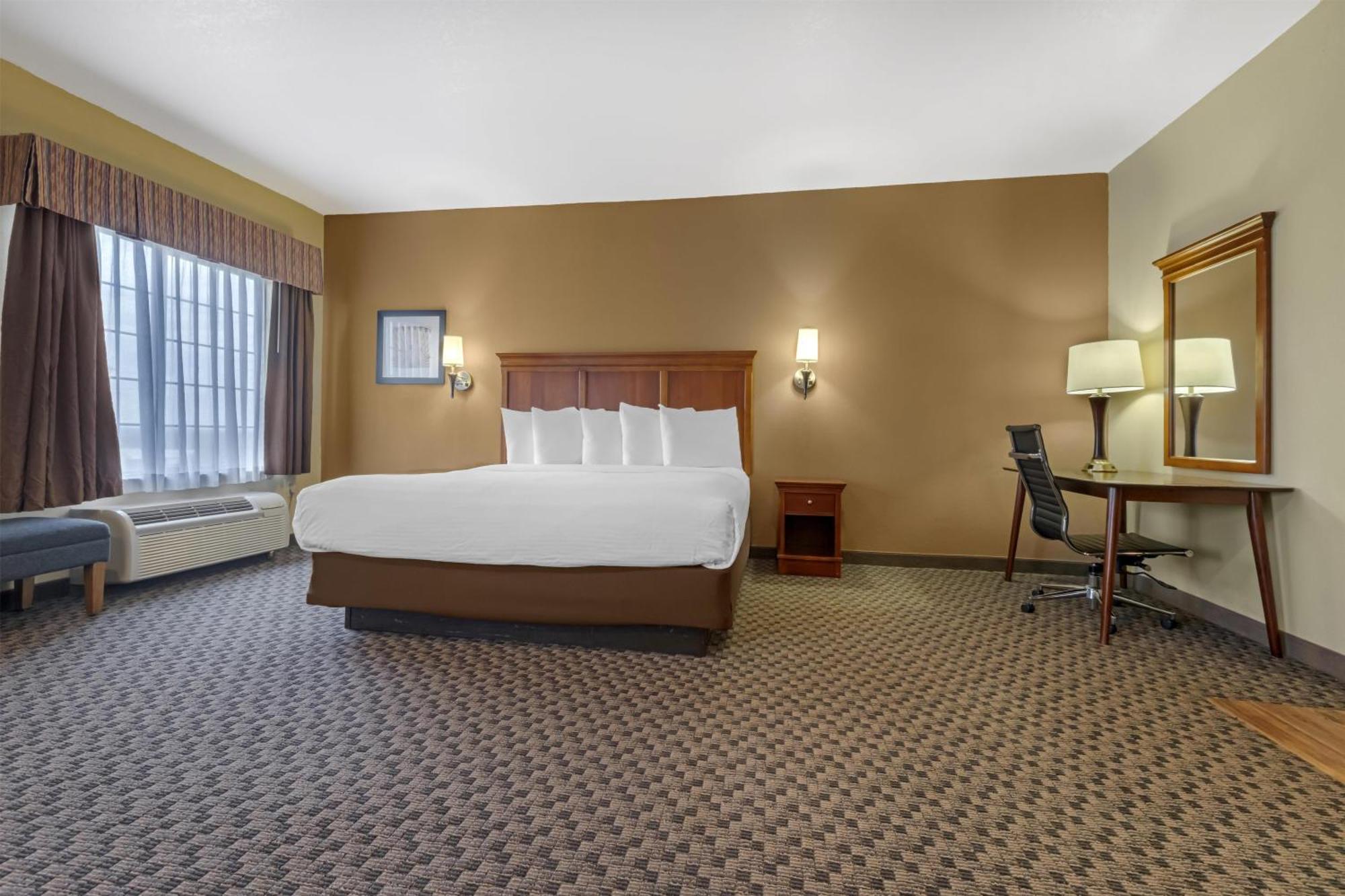 One-Bedroom King Suite - Non-Smoking,1731475614:JPEG