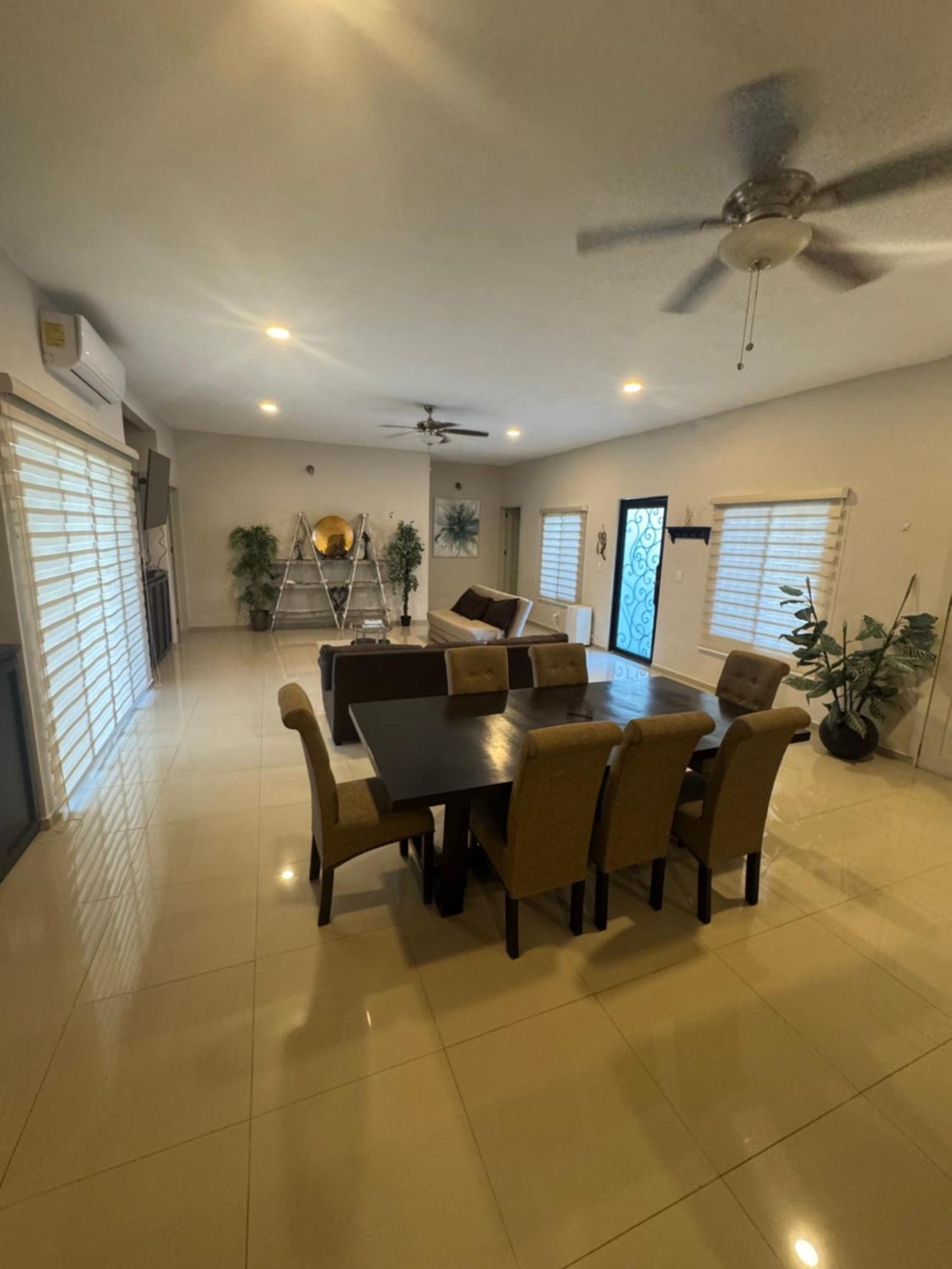 Deluxe Family Room