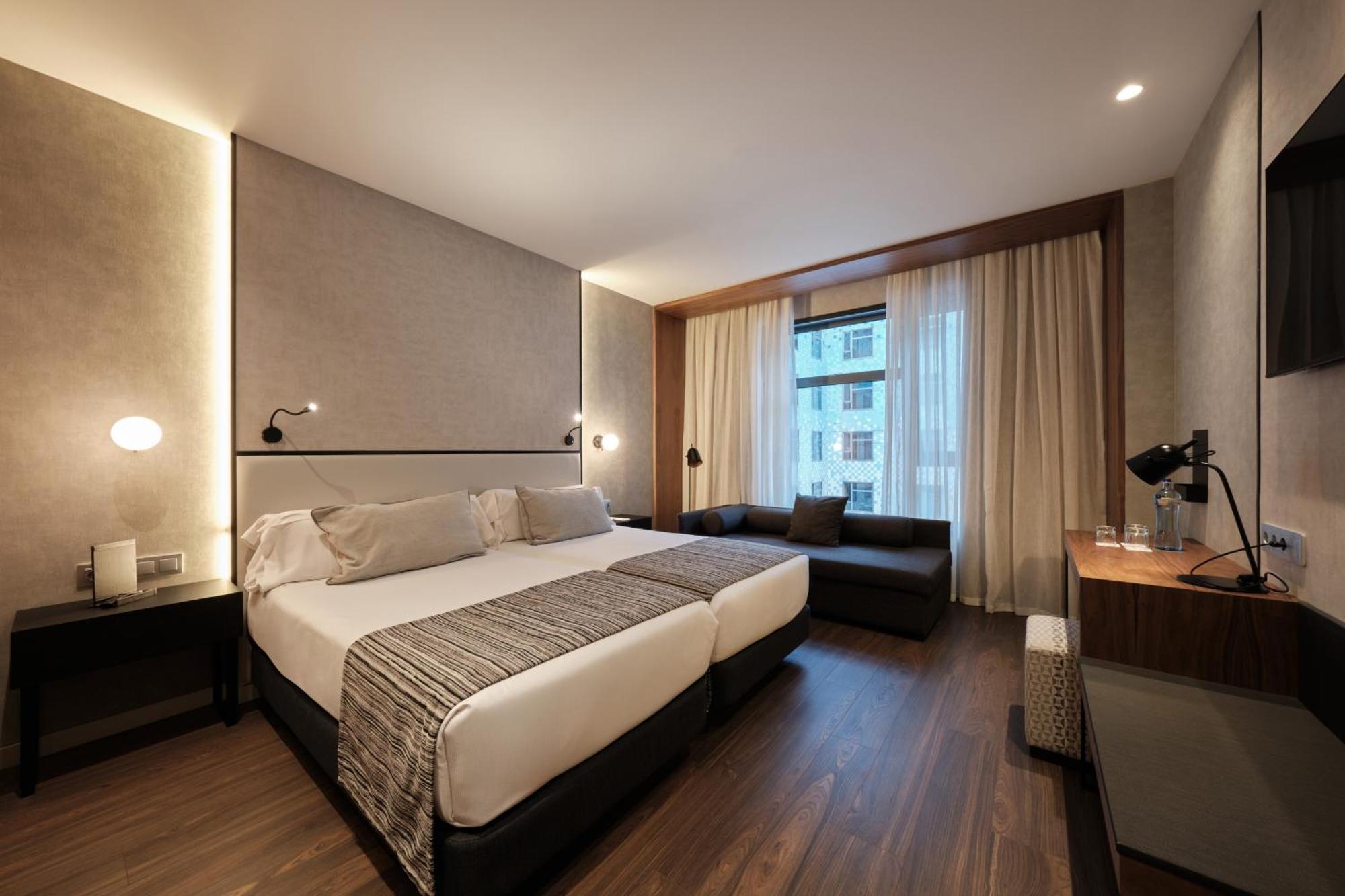 Dreibettzimmer (2 Erwachsene + 1 Kind)
