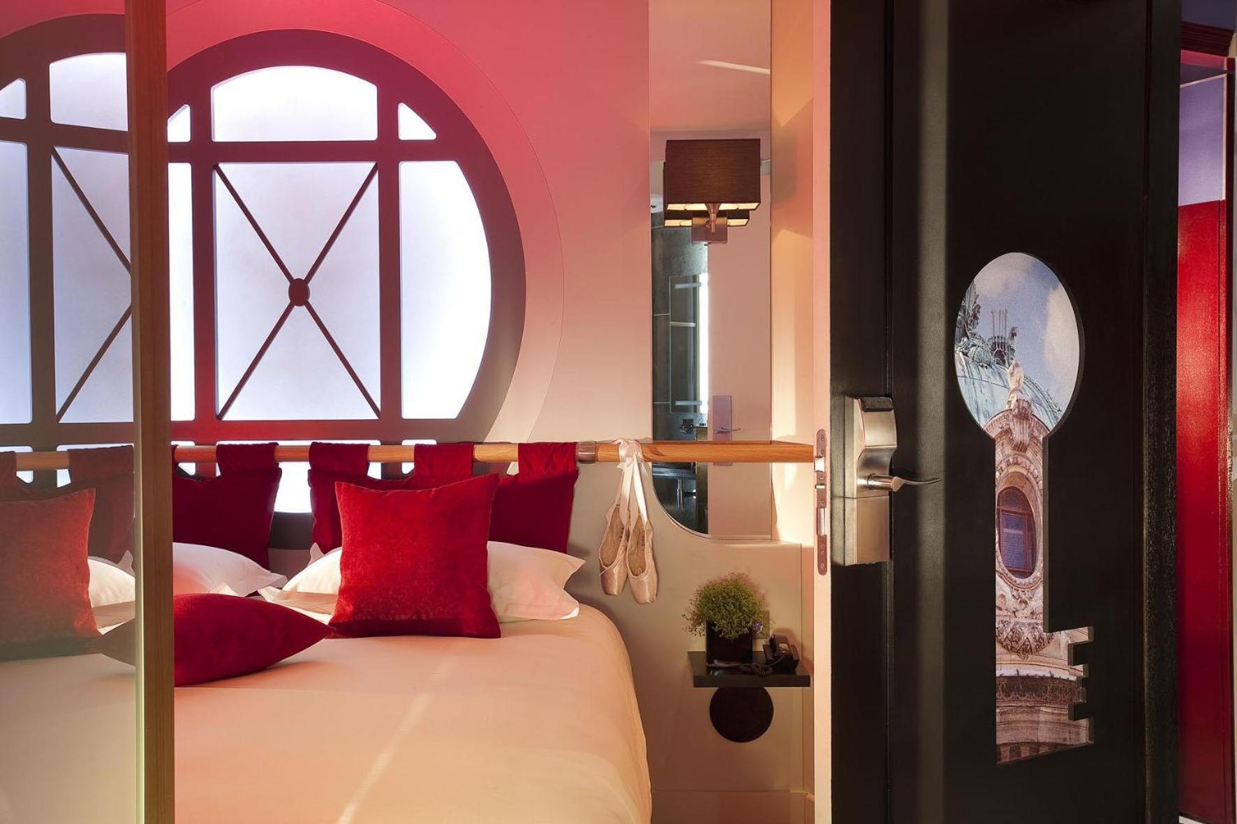 Double Room Opéra Garnier Jacuzzi