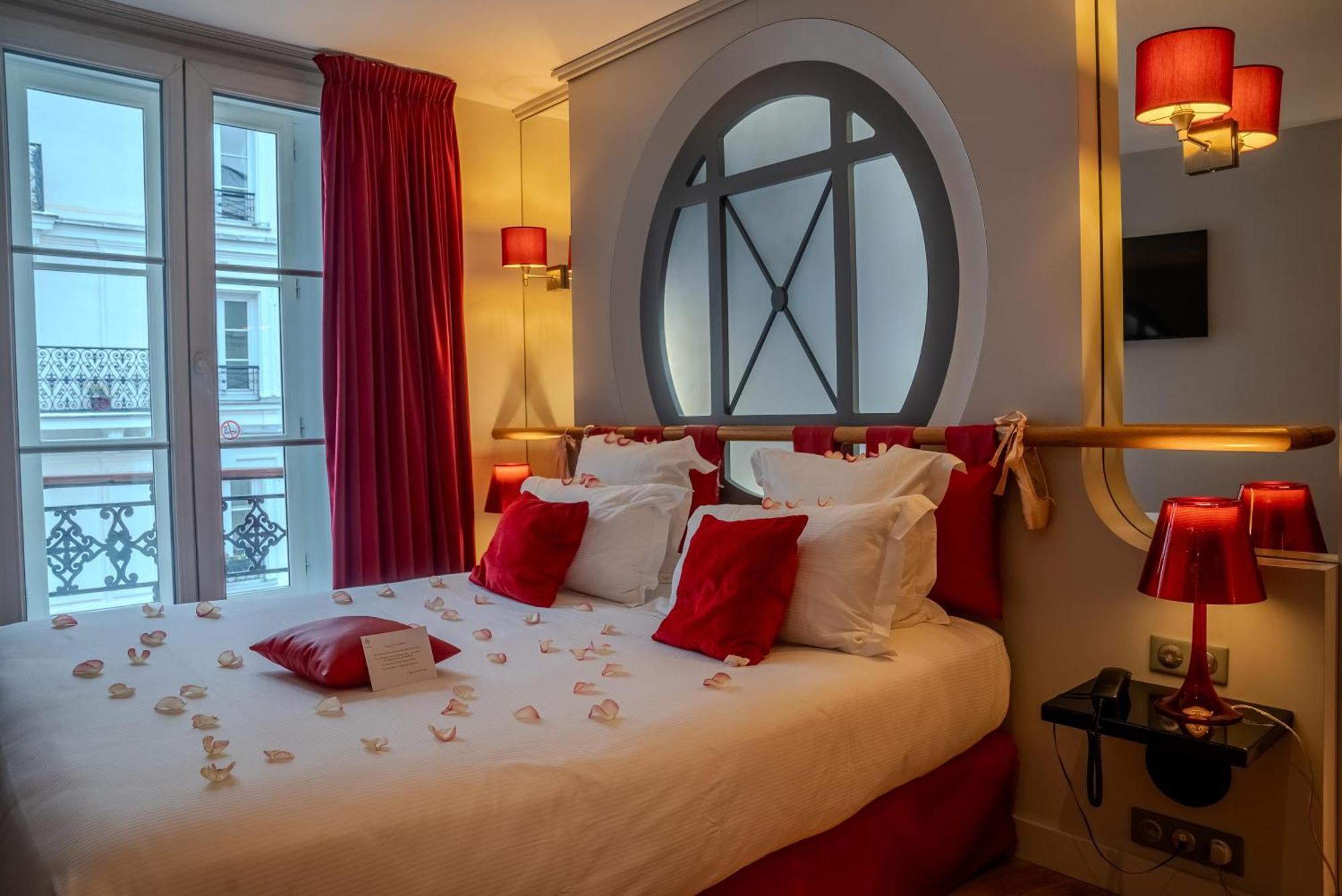 Double Room Opéra Garnier Jacuzzi