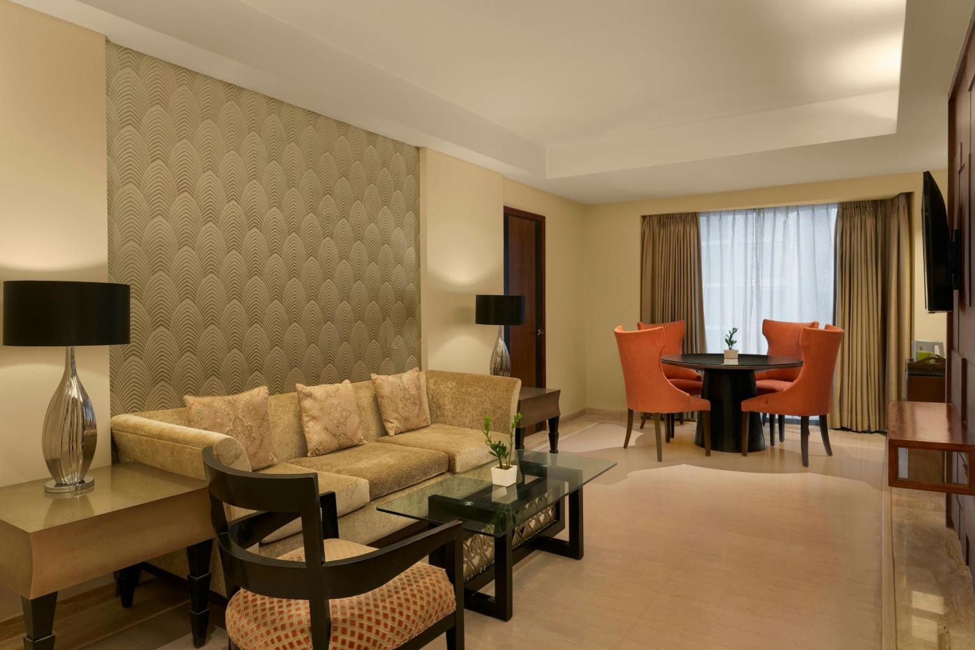 Hazel King Suite City View