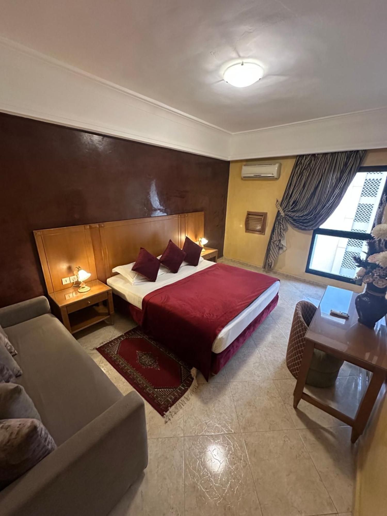 Senior Suite (2 Adults),1742757147:JPEG