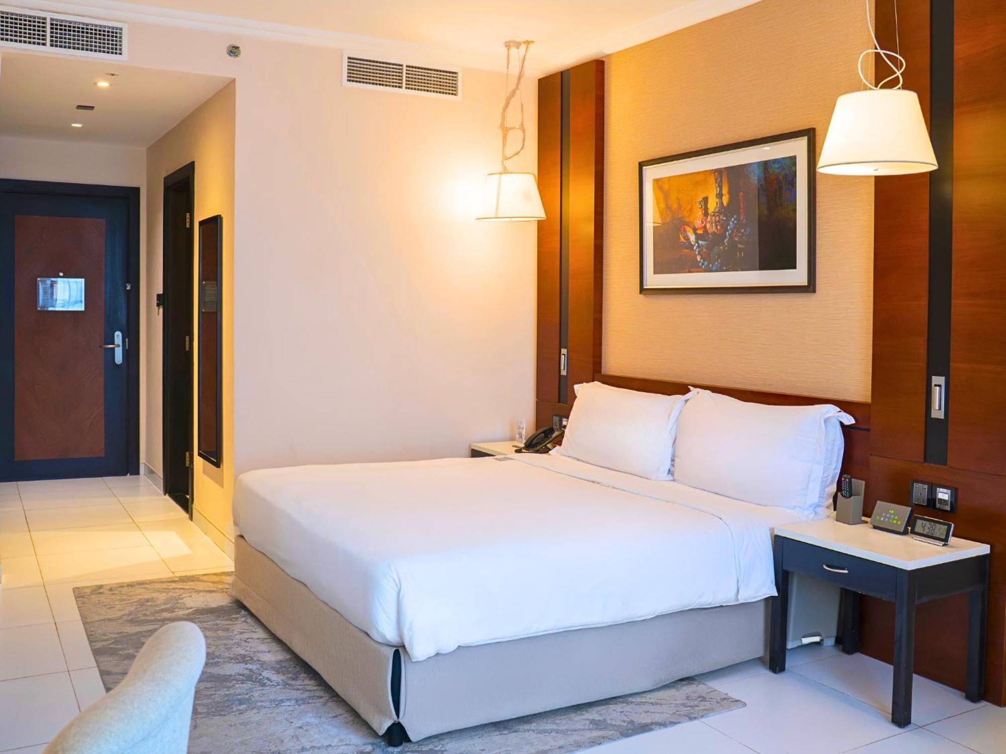 Deluxe Kamer met Kingsize Bed - Inclusief 20% Korting op Eten&Drinken, Wasserij en SPA