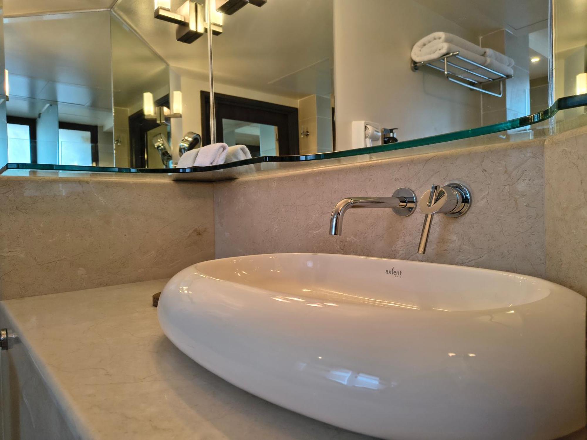 Superior King Suite
