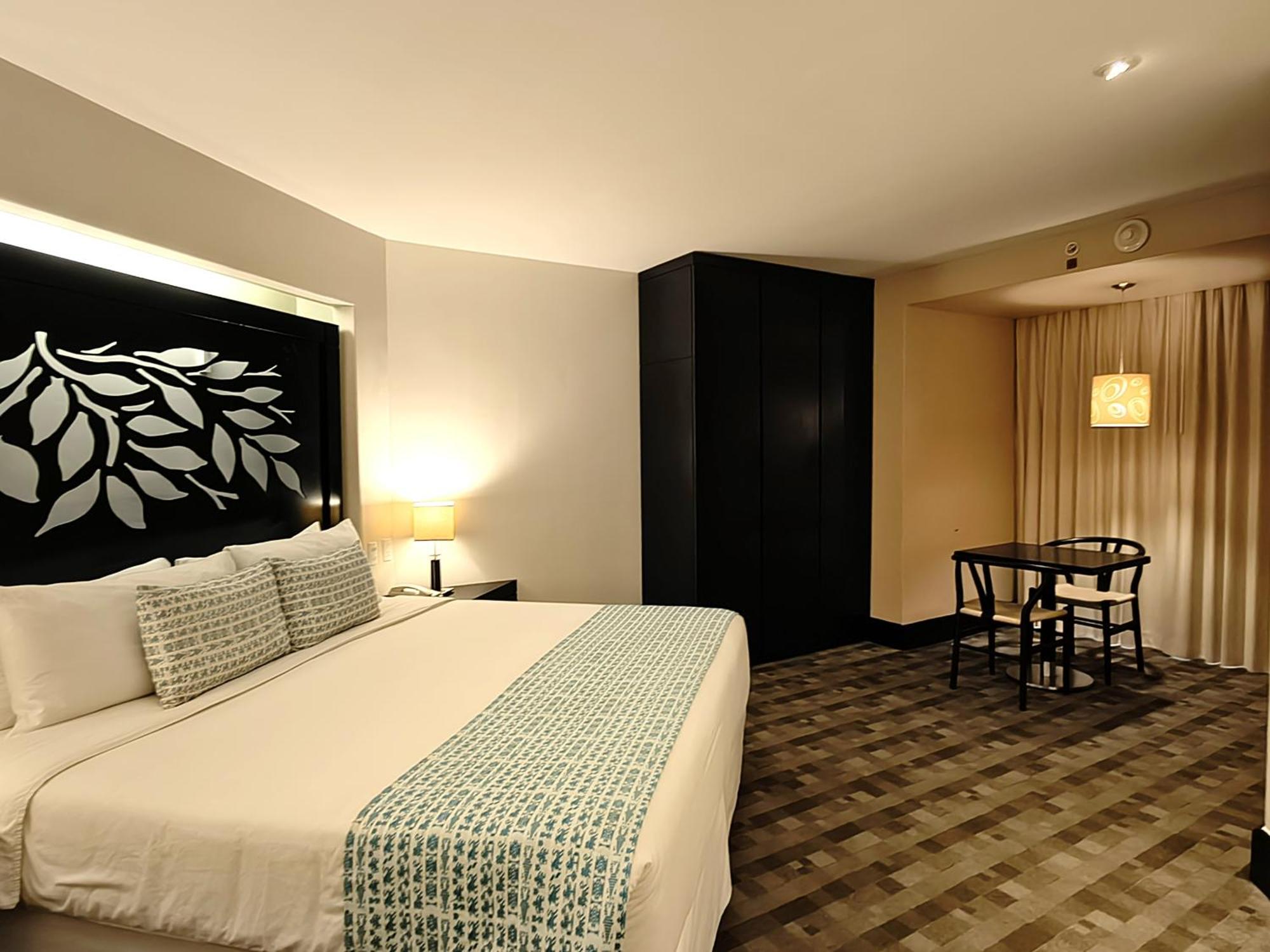 Superior King Suite