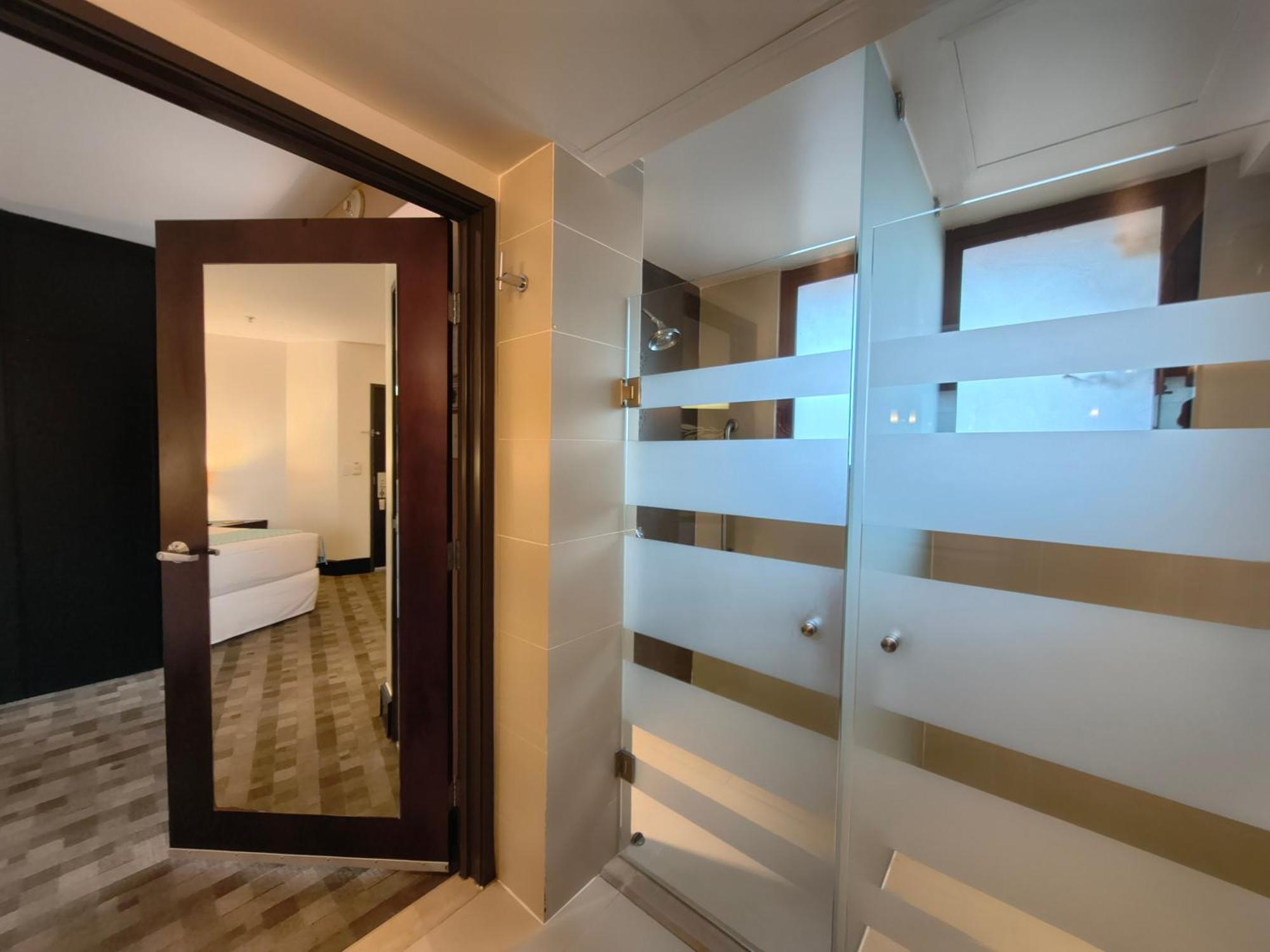 Superior King Suite