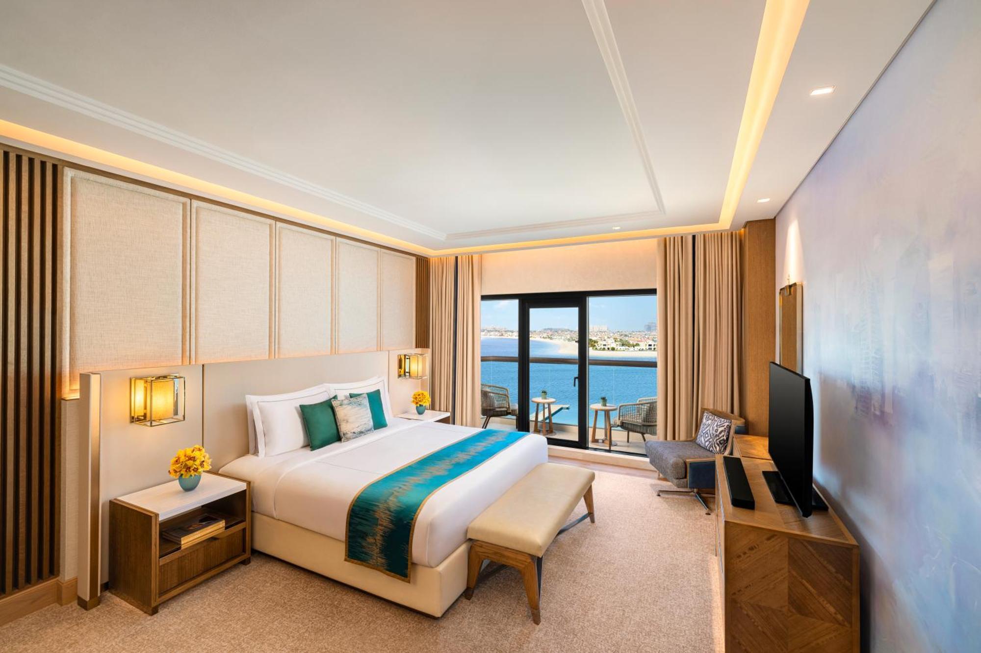 Luxury Suite Palm Sea View - UAE Residents Staycation Offer with breakfast, afternoon high tea, evening cocktail hours, early check-in, late check-out and 30% disc on F&B, spa & laundry
