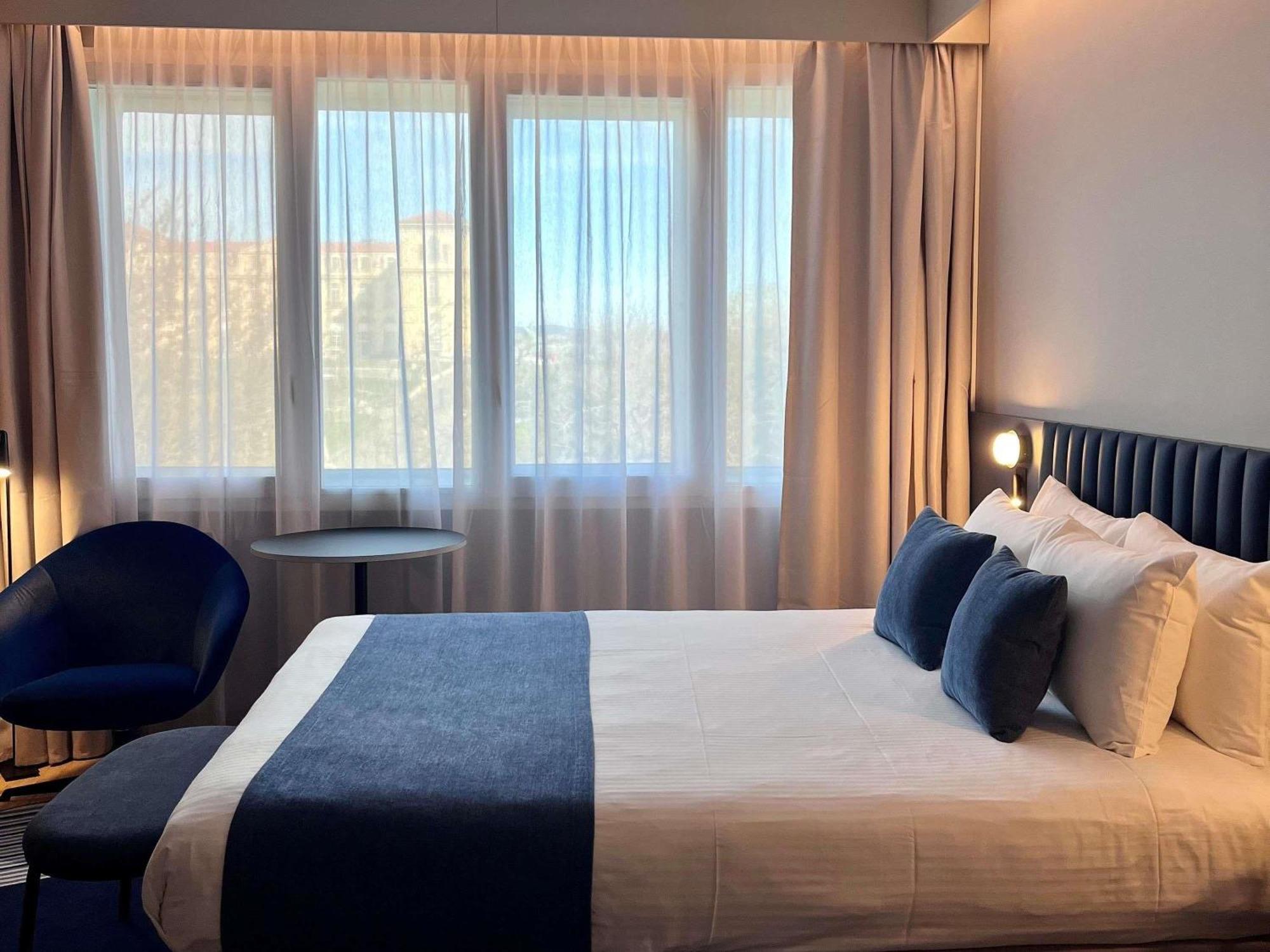 Premium Double Room with Sofa-Bed,1765144016:JPEG