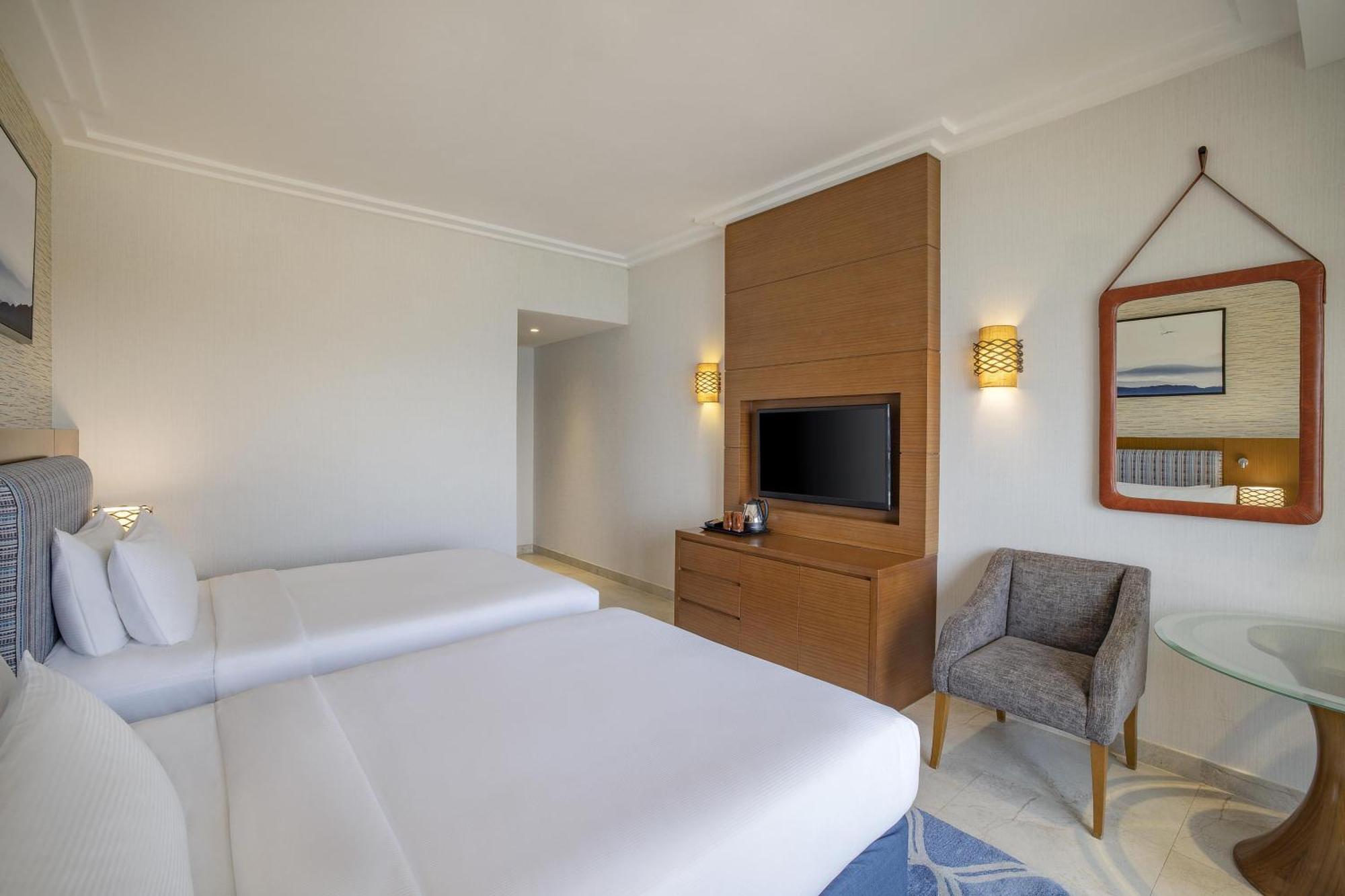Twin Room with Balcony and Sea View