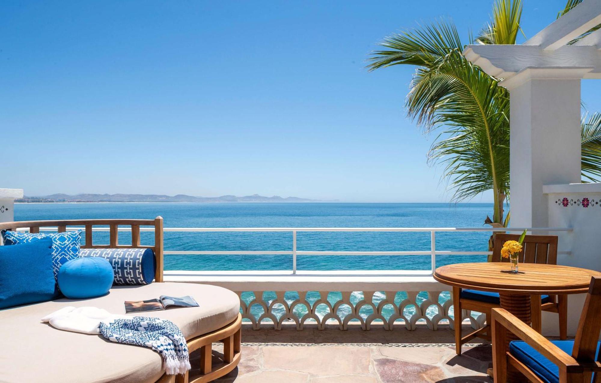 Oceanfront Palmilla Room King Bed