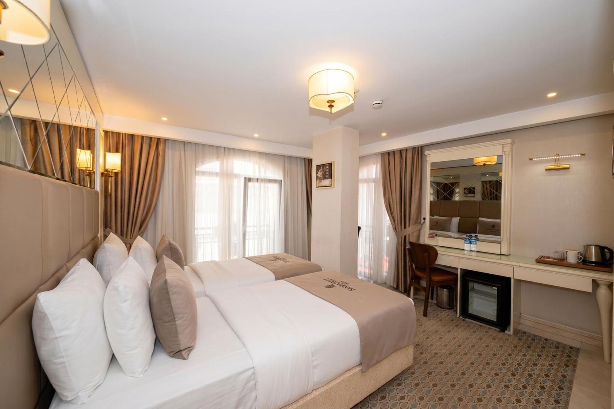 Deluxe Double Room French Balcony