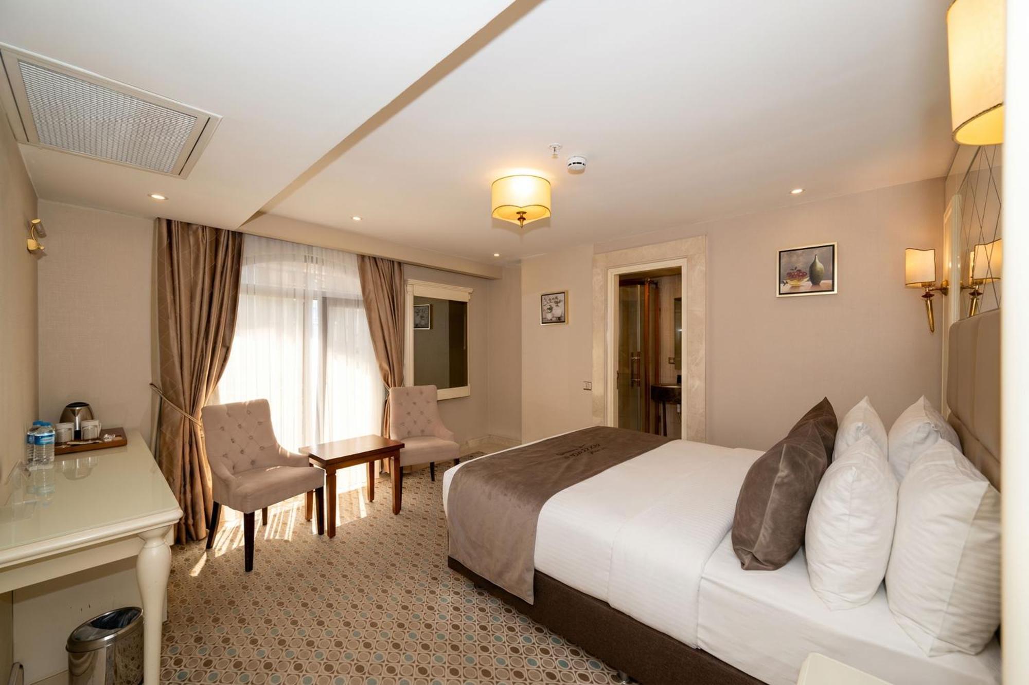 Deluxe Double Room French Balcony