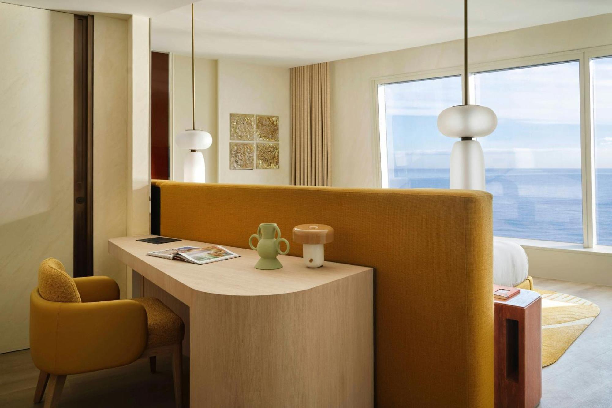 One-Bedroom Corner King Suite Seafront View