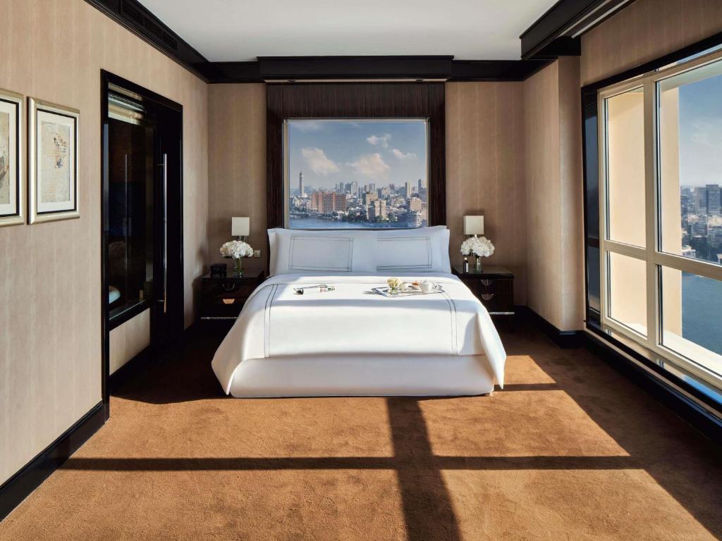Suite Fairmont Gold Premium con vistas al Nilo - Acceso al salón